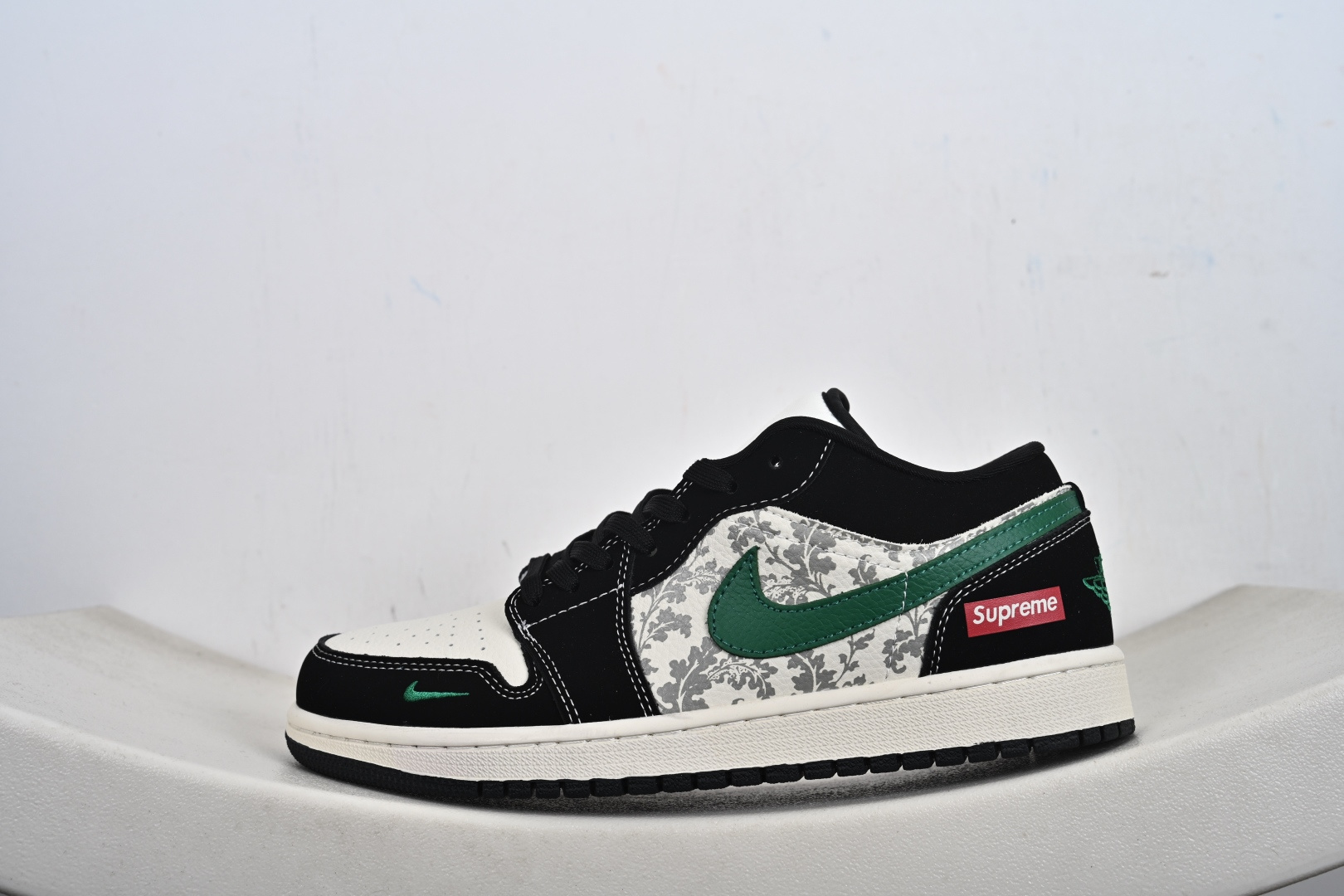 260 定制版 Air Jordan 1 Low AJ1 乔1 SUP联名 高端定制 低帮复古篮球鞋 QJ1988-010-Chinese UA Cheap High Quatity Brand Clothes Bags handbags Sneakers wholesale wholesaler seller from China Factory suppliers Fashion Clothing Shoes best Quality Beautiful Price 260 定制版 Air Jordan 1 Low AJ1 乔1 SUP联名 高端定制 低帮复古篮球鞋 QJ1988-010