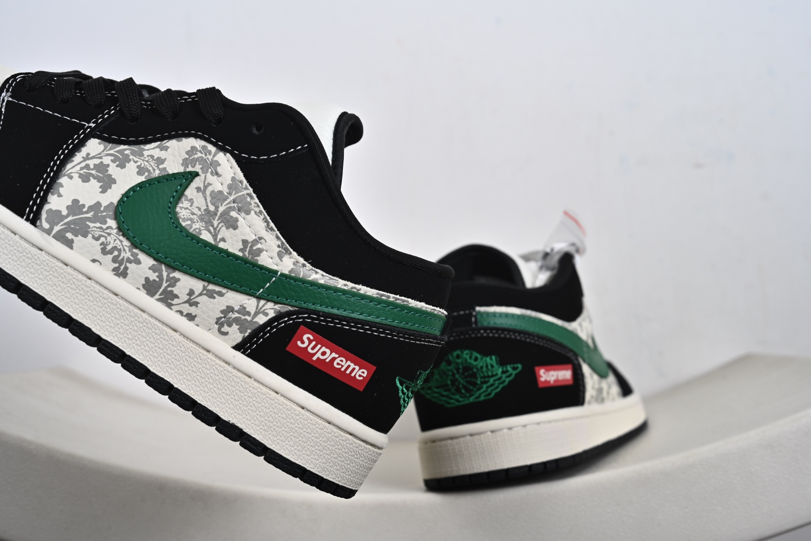 260 定制版 Air Jordan 1 Low AJ1 乔1 SUP联名 高端定制 低帮复古篮球鞋 QJ1988-010-Chinese UA Cheap High Quatity Brand Clothes Bags handbags Sneakers wholesale wholesaler seller from China Factory suppliers Fashion Clothing Shoes best Quality Beautiful Price 260 定制版 Air Jordan 1 Low AJ1 乔1 SUP联名 高端定制 低帮复古篮球鞋 QJ1988-010