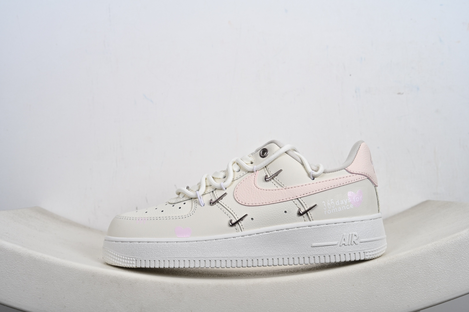 240 Nike Air Force 1 FV8110-181|少女心拉满的甜酷情书 米白底色搭配樱花粉 Swoosh-Chinese UA Cheap High Quatity Brand Clothes Bags handbags Sneakers wholesale wholesaler seller from China Factory suppliers Fashion Clothing Shoes best Quality Beautiful Price 240 Nike Air Force 1 FV8110-181|少女心拉满的甜酷情书 米白底色搭配樱花粉 Swoosh