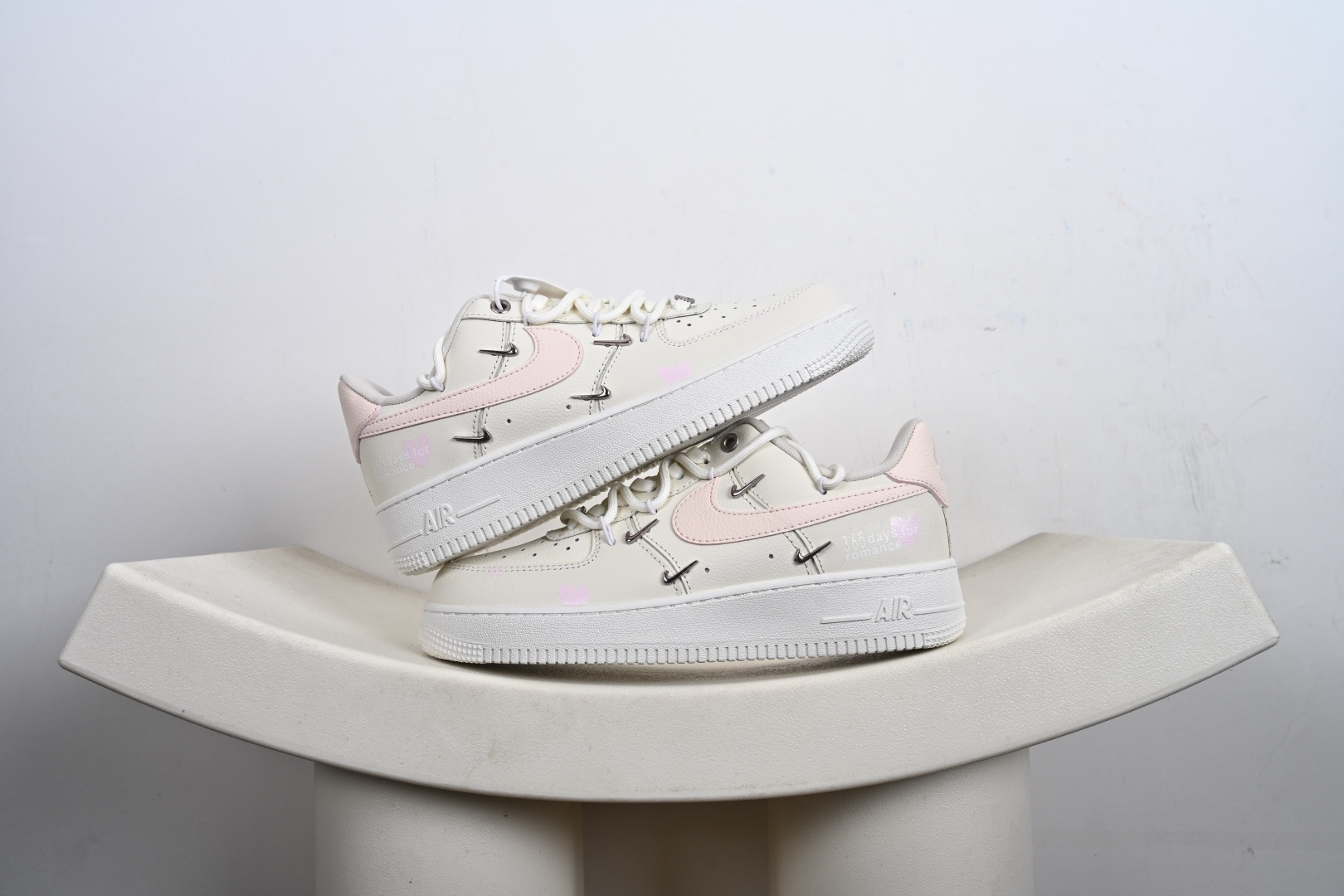 240 Nike Air Force 1 FV8110-181|少女心拉满的甜酷情书 米白底色搭配樱花粉 Swoosh-Chinese UA Cheap High Quatity Brand Clothes Bags handbags Sneakers wholesale wholesaler seller from China Factory suppliers Fashion Clothing Shoes best Quality Beautiful Price 240 Nike Air Force 1 FV8110-181|少女心拉满的甜酷情书 米白底色搭配樱花粉 Swoosh