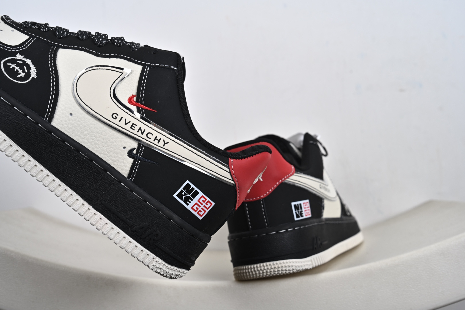 240 定制版 Nike Air Force 1'07 Low 纪梵希联名定制款 空军一号低帮休闲板鞋 XL1979-131-Chinese UA Cheap High Quatity Brand Clothes Bags handbags Sneakers wholesale wholesaler seller from China Factory suppliers Fashion Clothing Shoes best Quality Beautiful Price 240 定制版 Nike Air Force 1'07 Low 纪梵希联名定制款 空军一号低帮休闲板鞋 XL1979-131