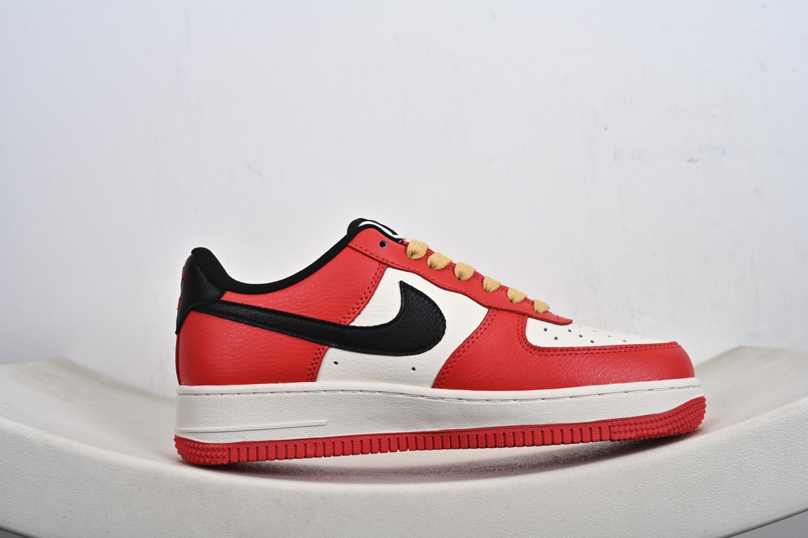 240 定制版 Nike Air Force 1'07 Low 马年限定 空军一号低帮休闲板鞋 XD0028-005-Chinese UA Cheap High Quatity Brand Clothes Bags handbags Sneakers wholesale wholesaler seller from China Factory suppliers Fashion Clothing Shoes best Quality Beautiful Price 240 定制版 Nike Air Force 1'07 Low 马年限定 空军一号低帮休闲板鞋 XD0028-005