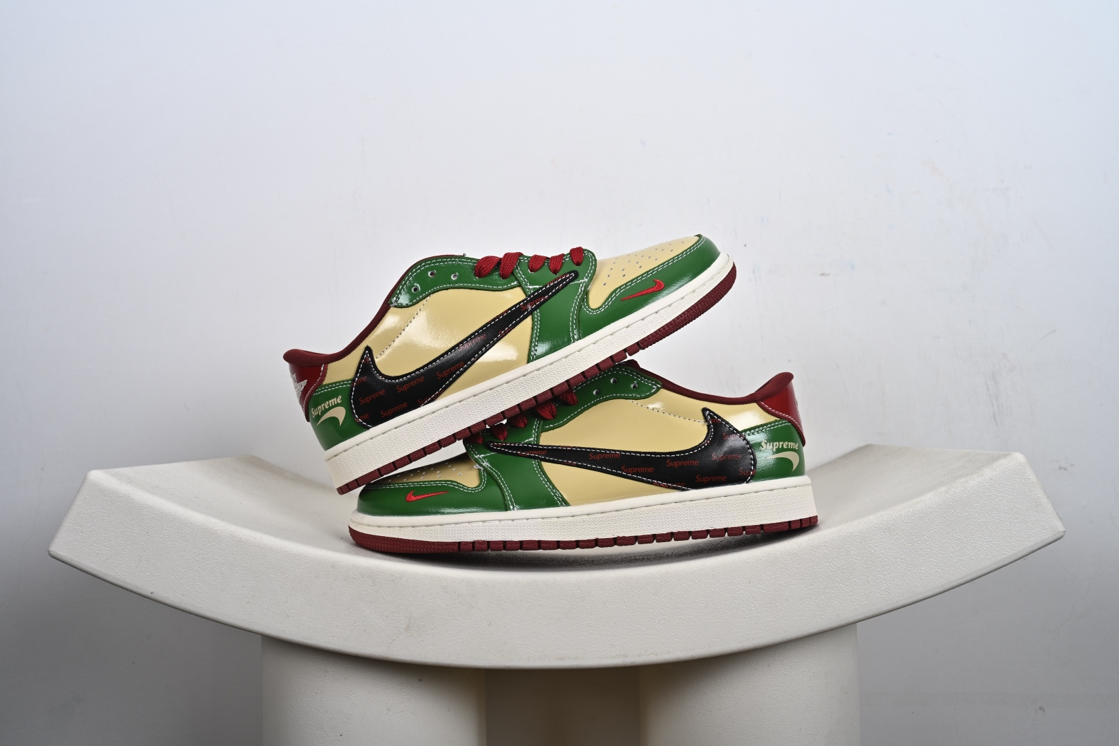 240 Nike Air Jordan 1 x Travis Scott AJ1倒勾 乔一倒钩 ‘联名款’低帮文化篮球鞋 XB1979-027-Chinese UA Cheap High Quatity Brand Clothes Bags handbags Sneakers wholesale wholesaler seller from China Factory suppliers Fashion Clothing Shoes best Quality Beautiful Price 240 Nike Air Jordan 1 x Travis Scott AJ1倒勾 乔一倒钩 ‘联名款’低帮文化篮球鞋 XB1979-027