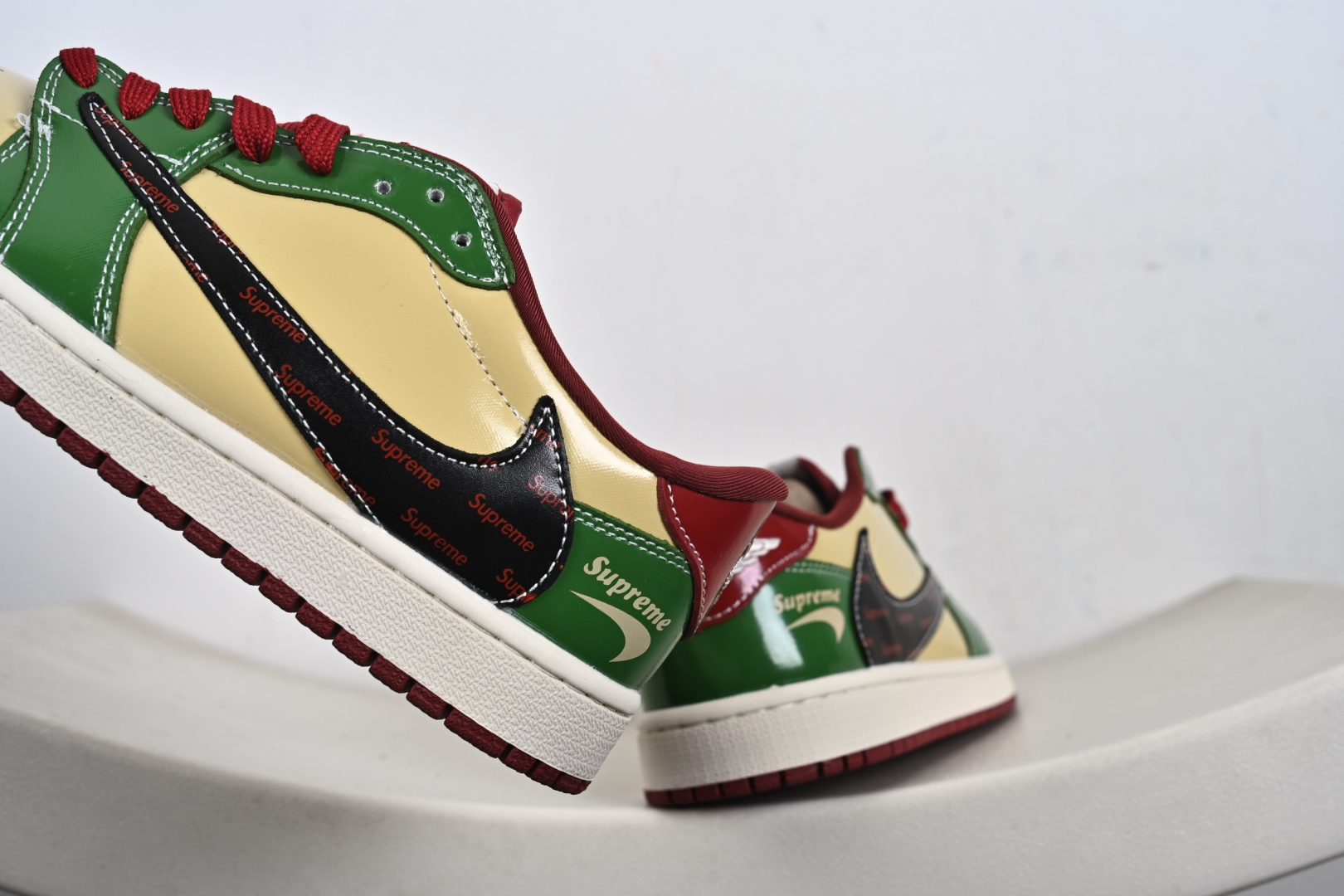 240 Nike Air Jordan 1 x Travis Scott AJ1倒勾 乔一倒钩 ‘联名款’低帮文化篮球鞋 XB1979-027-Chinese UA Cheap High Quatity Brand Clothes Bags handbags Sneakers wholesale wholesaler seller from China Factory suppliers Fashion Clothing Shoes best Quality Beautiful Price 240 Nike Air Jordan 1 x Travis Scott AJ1倒勾 乔一倒钩 ‘联名款’低帮文化篮球鞋 XB1979-027