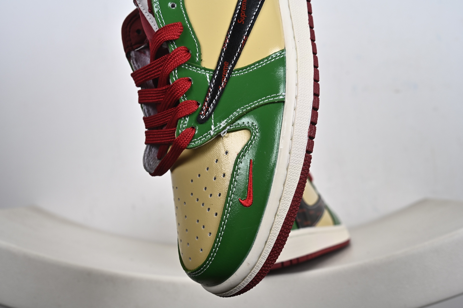 240 Nike Air Jordan 1 x Travis Scott AJ1倒勾 乔一倒钩 ‘联名款’低帮文化篮球鞋 XB1979-027-Chinese UA Cheap High Quatity Brand Clothes Bags handbags Sneakers wholesale wholesaler seller from China Factory suppliers Fashion Clothing Shoes best Quality Beautiful Price 240 Nike Air Jordan 1 x Travis Scott AJ1倒勾 乔一倒钩 ‘联名款’低帮文化篮球鞋 XB1979-027