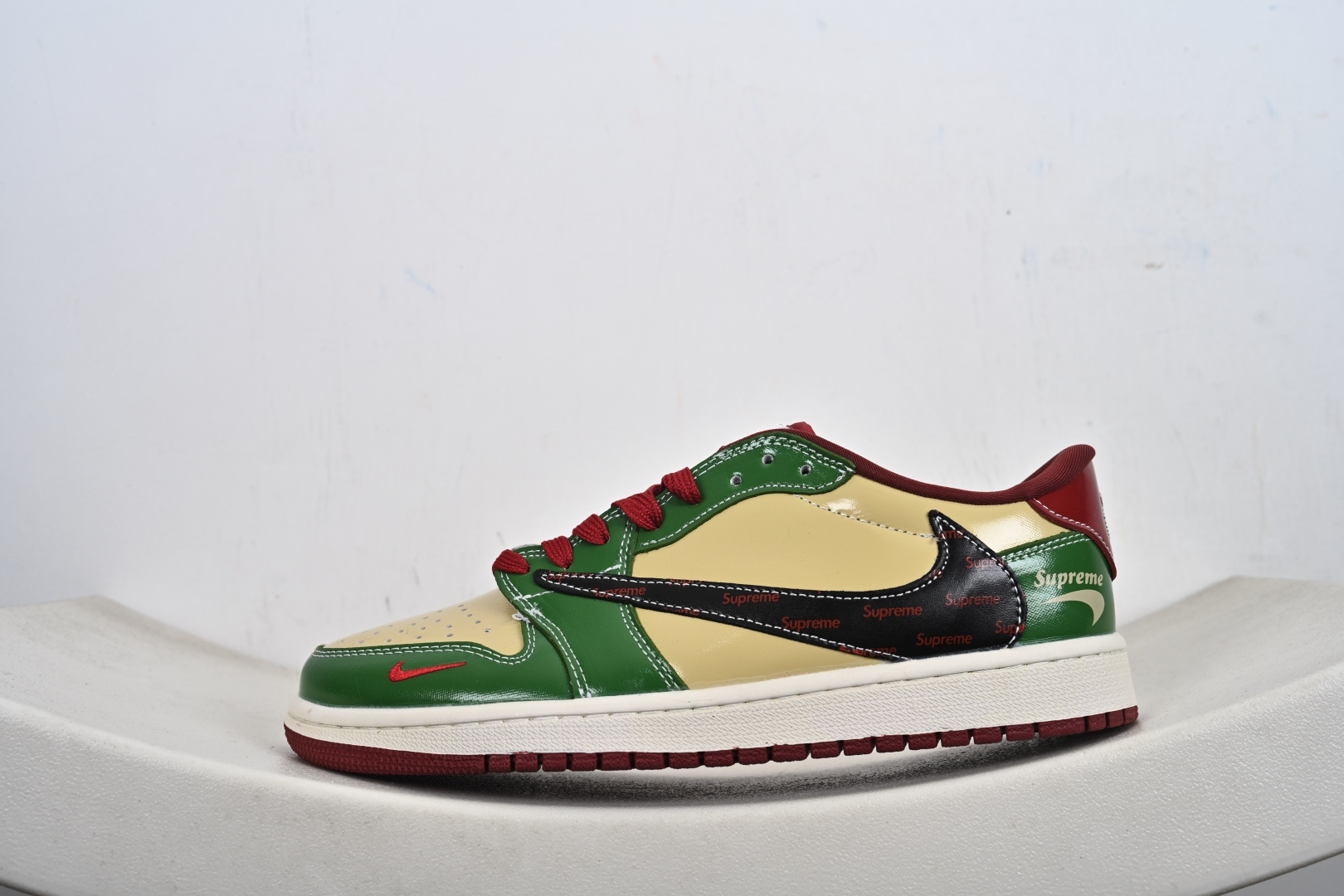 240 Nike Air Jordan 1 x Travis Scott AJ1倒勾 乔一倒钩 ‘联名款’低帮文化篮球鞋 XB1979-027-Chinese UA Cheap High Quatity Brand Clothes Bags handbags Sneakers wholesale wholesaler seller from China Factory suppliers Fashion Clothing Shoes best Quality Beautiful Price 240 Nike Air Jordan 1 x Travis Scott AJ1倒勾 乔一倒钩 ‘联名款’低帮文化篮球鞋 XB1979-027