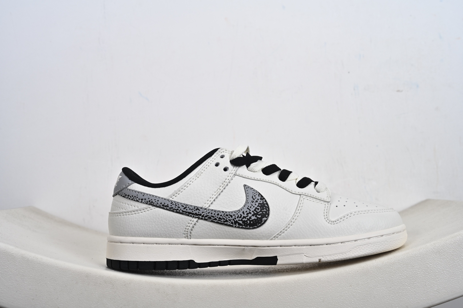 240 Dunk Low Retro ‘联名款’低帮休闲运动板鞋 JX6988-101-Chinese UA Cheap High Quatity Brand Clothes Bags handbags Sneakers wholesale wholesaler seller from China Factory suppliers Fashion Clothing Shoes best Quality Beautiful Price 240 Dunk Low Retro ‘联名款’低帮休闲运动板鞋 JX6988-101