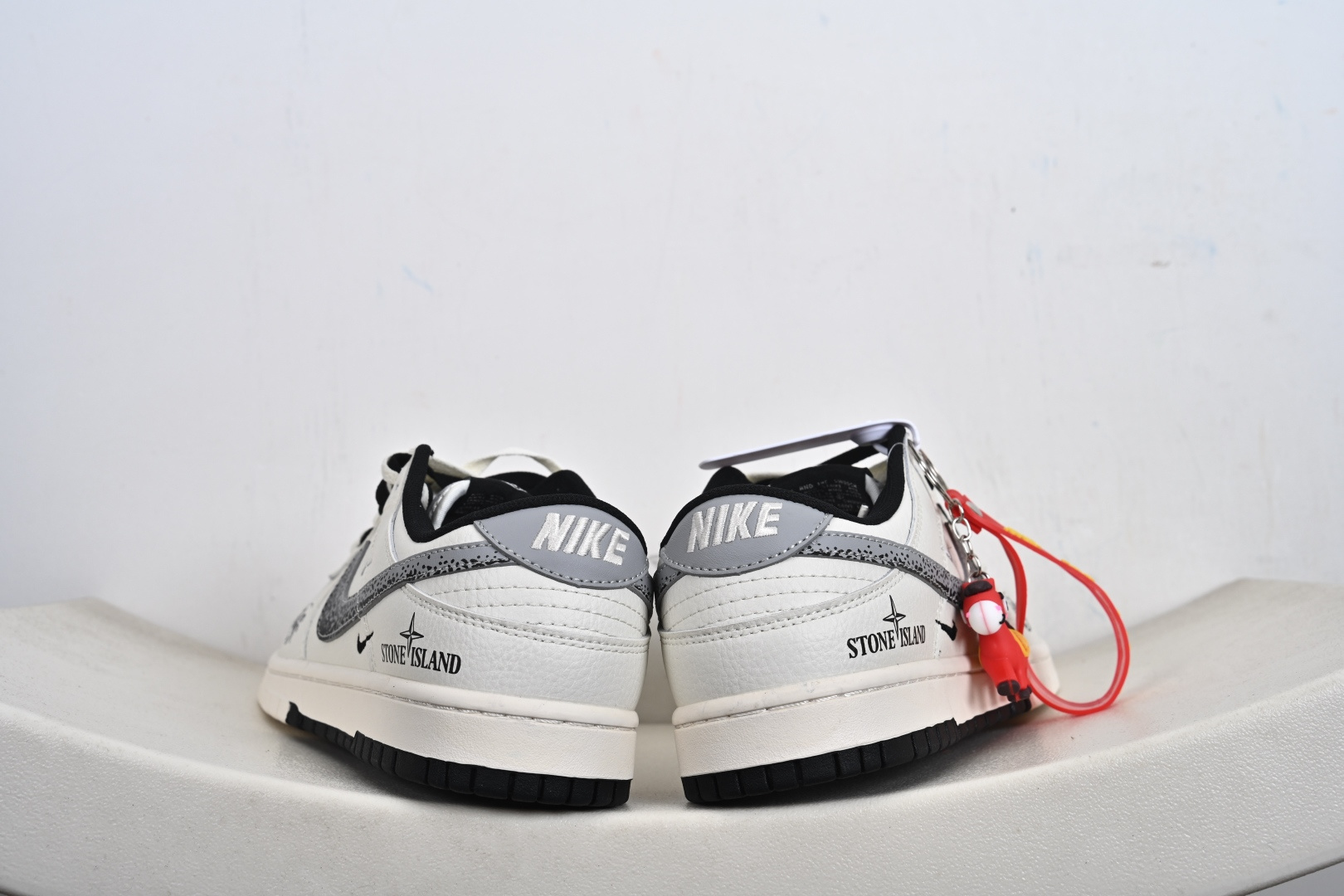 240 Dunk Low Retro ‘联名款’低帮休闲运动板鞋 JX6988-101-Chinese UA Cheap High Quatity Brand Clothes Bags handbags Sneakers wholesale wholesaler seller from China Factory suppliers Fashion Clothing Shoes best Quality Beautiful Price 240 Dunk Low Retro ‘联名款’低帮休闲运动板鞋 JX6988-101