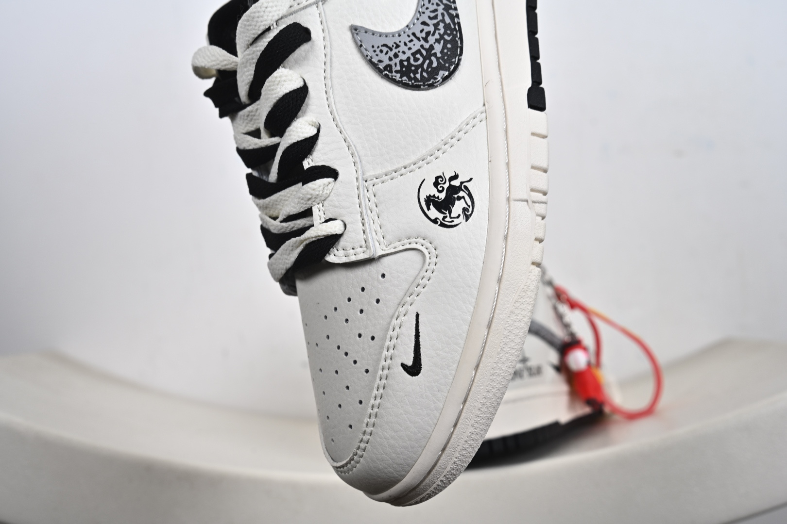 240 Dunk Low Retro ‘联名款’低帮休闲运动板鞋 JX6988-101-Chinese UA Cheap High Quatity Brand Clothes Bags handbags Sneakers wholesale wholesaler seller from China Factory suppliers Fashion Clothing Shoes best Quality Beautiful Price 240 Dunk Low Retro ‘联名款’低帮休闲运动板鞋 JX6988-101