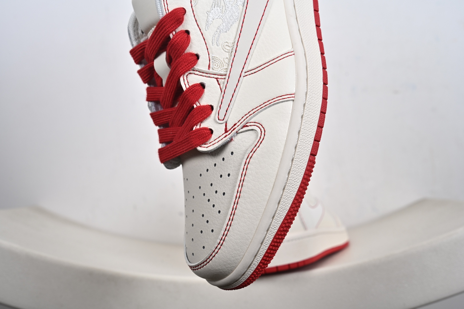 240 Nike Air Jordan 1 x Travis Scott AJ1倒勾 乔一倒钩 ‘马年限定’低帮文化篮球鞋 XT6998-159