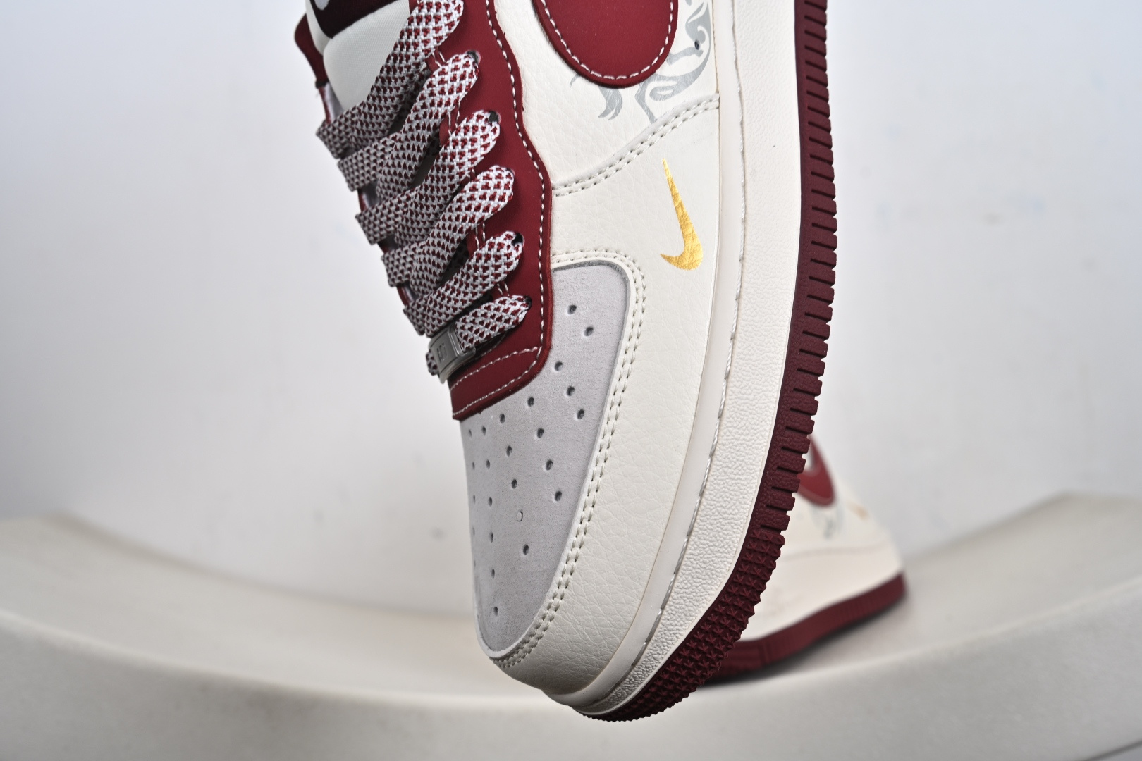 240 定制版 Nike Air Force 1'07 Low 马年限定 空军一号低帮休闲板鞋 DQ6628-Chinese UA Cheap High Quatity Brand Clothes Bags handbags Sneakers wholesale wholesaler seller from China Factory suppliers Fashion Clothing Shoes best Quality Beautiful Price 240 定制版 Nike Air Force 1'07 Low 马年限定 空军一号低帮休闲板鞋 DQ6628