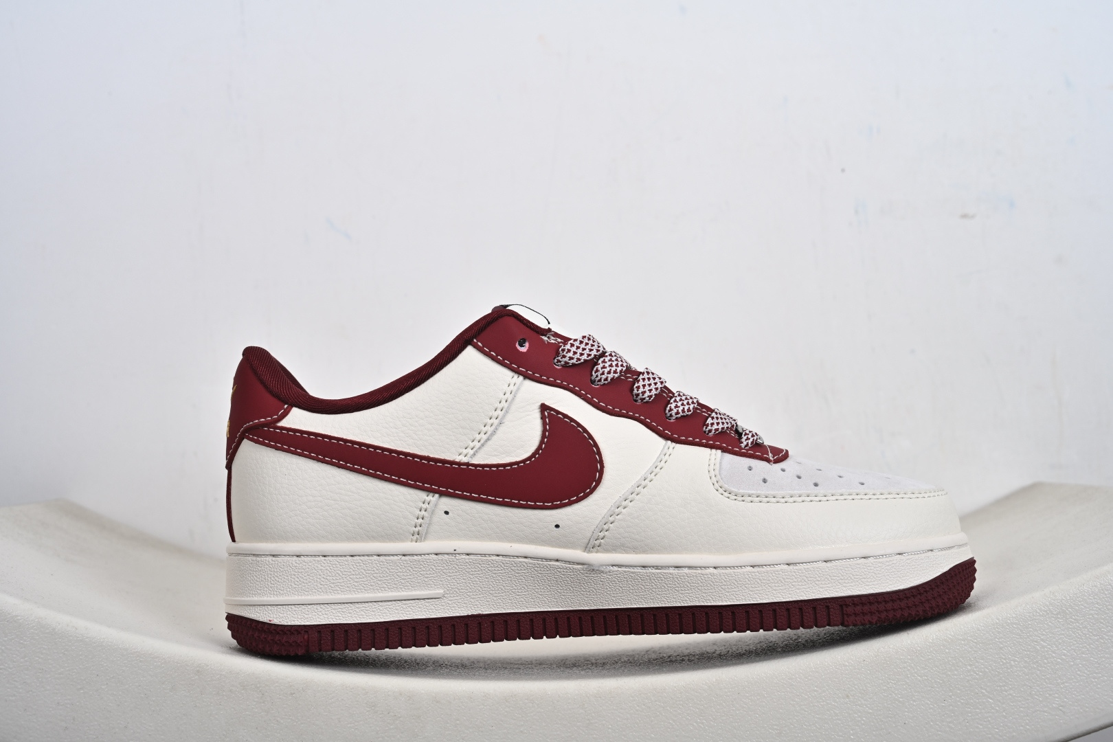 240 定制版 Nike Air Force 1'07 Low 马年限定 空军一号低帮休闲板鞋 DQ6628-Chinese UA Cheap High Quatity Brand Clothes Bags handbags Sneakers wholesale wholesaler seller from China Factory suppliers Fashion Clothing Shoes best Quality Beautiful Price 240 定制版 Nike Air Force 1'07 Low 马年限定 空军一号低帮休闲板鞋 DQ6628