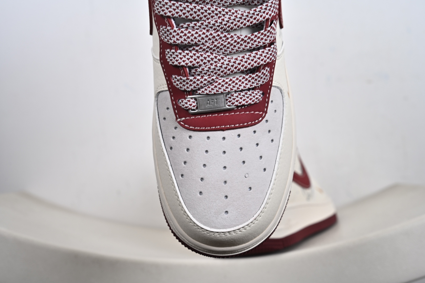 240 定制版 Nike Air Force 1'07 Low 马年限定 空军一号低帮休闲板鞋 DQ6628-Chinese UA Cheap High Quatity Brand Clothes Bags handbags Sneakers wholesale wholesaler seller from China Factory suppliers Fashion Clothing Shoes best Quality Beautiful Price 240 定制版 Nike Air Force 1'07 Low 马年限定 空军一号低帮休闲板鞋 DQ6628