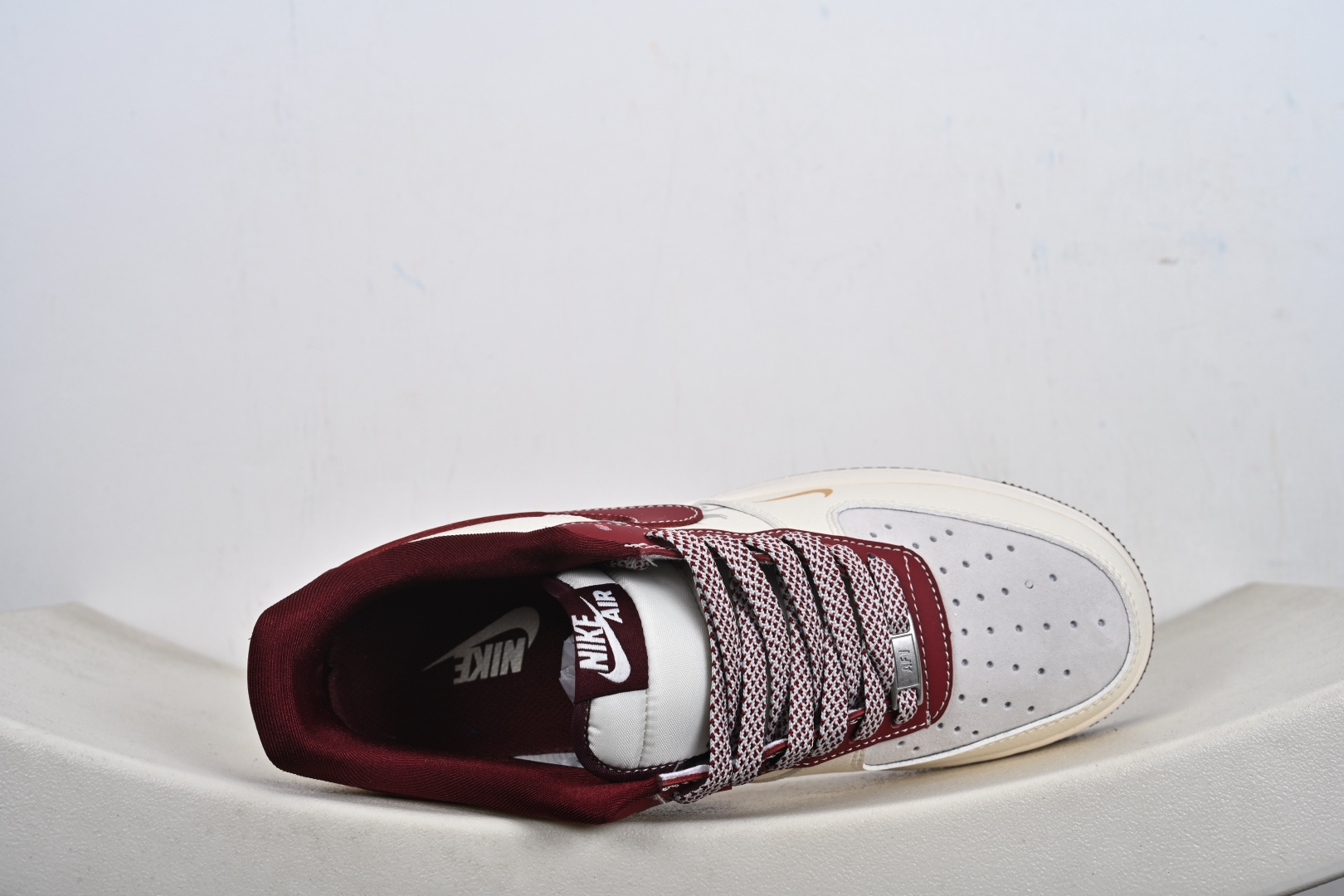240 定制版 Nike Air Force 1'07 Low 马年限定 空军一号低帮休闲板鞋 DQ6628-Chinese UA Cheap High Quatity Brand Clothes Bags handbags Sneakers wholesale wholesaler seller from China Factory suppliers Fashion Clothing Shoes best Quality Beautiful Price 240 定制版 Nike Air Force 1'07 Low 马年限定 空军一号低帮休闲板鞋 DQ6628