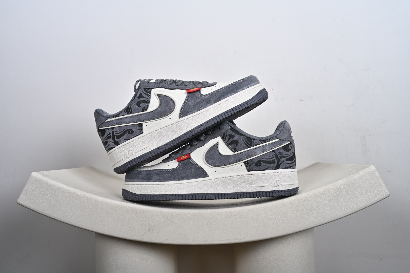240 定制版 Nike Air Force 1'07 Low 马年限定 空军一号低帮休闲板鞋 DQ6628-Chinese UA Cheap High Quatity Brand Clothes Bags handbags Sneakers wholesale wholesaler seller from China Factory suppliers Fashion Clothing Shoes best Quality Beautiful Price 240 定制版 Nike Air Force 1'07 Low 马年限定 空军一号低帮休闲板鞋 DQ6628