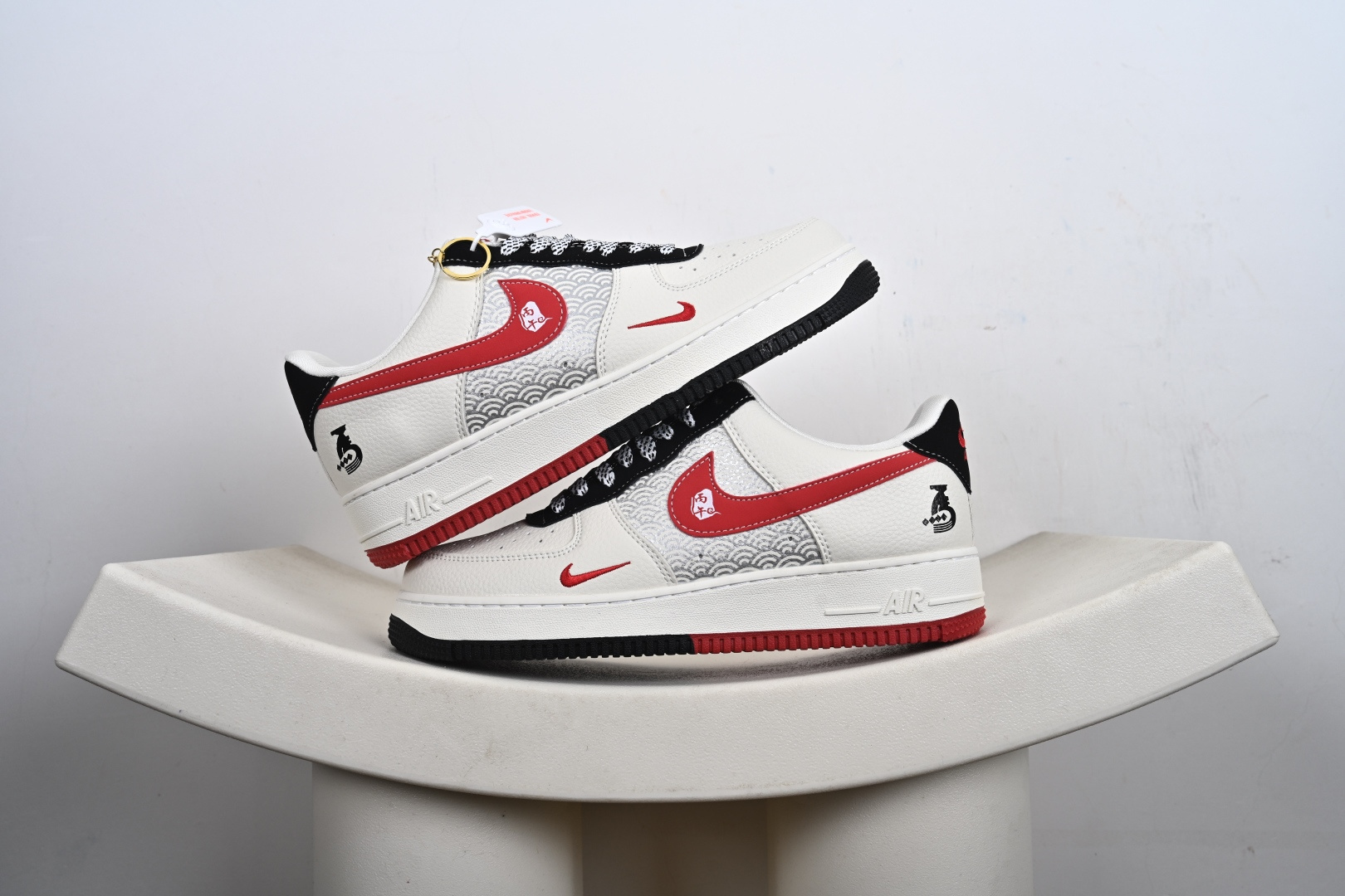 240 定制版 Nike Air Force 1'07 Low 马年限定 空军一号低帮休闲板鞋 DQ6628-Chinese UA Cheap High Quatity Brand Clothes Bags handbags Sneakers wholesale wholesaler seller from China Factory suppliers Fashion Clothing Shoes best Quality Beautiful Price 240 定制版 Nike Air Force 1'07 Low 马年限定 空军一号低帮休闲板鞋 DQ6628