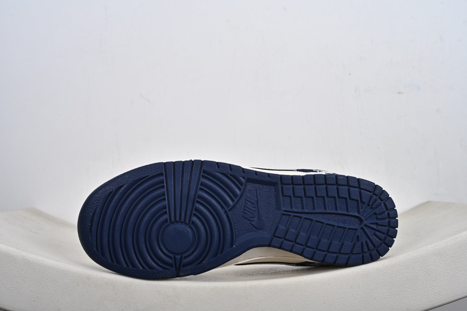 240 定制版 Nike Dunk Low Retro 马年限定 周年高端定制 低帮休闲板鞋 FF9989-025-Chinese UA Cheap High Quatity Brand Clothes Bags handbags Sneakers wholesale wholesaler seller from China Factory suppliers Fashion Clothing Shoes best Quality Beautiful Price 240 定制版 Nike Dunk Low Retro 马年限定 周年高端定制 低帮休闲板鞋 FF9989-025