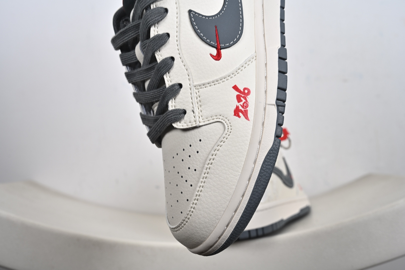 240 定制版 Nike Dunk Low Retro 马年限定 周年高端定制 低帮休闲板鞋 DX2688-015-Chinese UA Cheap High Quatity Brand Clothes Bags handbags Sneakers wholesale wholesaler seller from China Factory suppliers Fashion Clothing Shoes best Quality Beautiful Price 240 定制版 Nike Dunk Low Retro 马年限定 周年高端定制 低帮休闲板鞋 DX2688-015