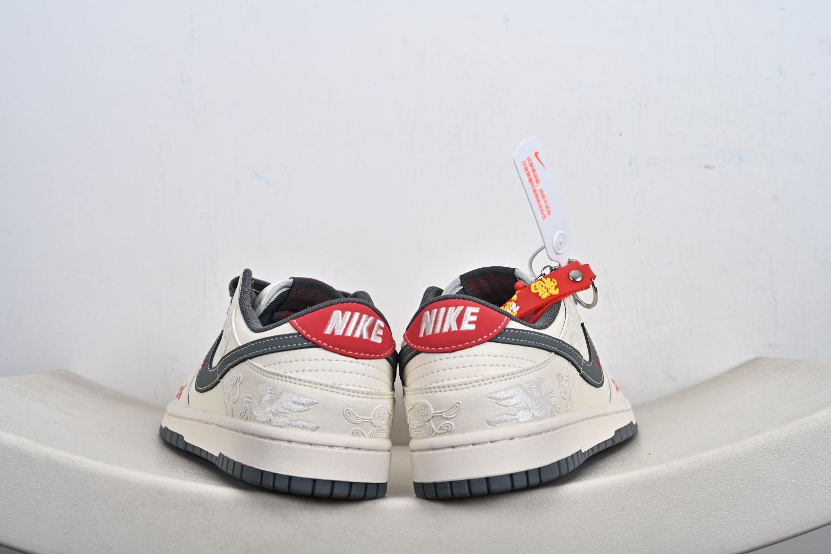 240 定制版 Nike Dunk Low Retro 马年限定 周年高端定制 低帮休闲板鞋 DX2688-015-Chinese UA Cheap High Quatity Brand Clothes Bags handbags Sneakers wholesale wholesaler seller from China Factory suppliers Fashion Clothing Shoes best Quality Beautiful Price 240 定制版 Nike Dunk Low Retro 马年限定 周年高端定制 低帮休闲板鞋 DX2688-015