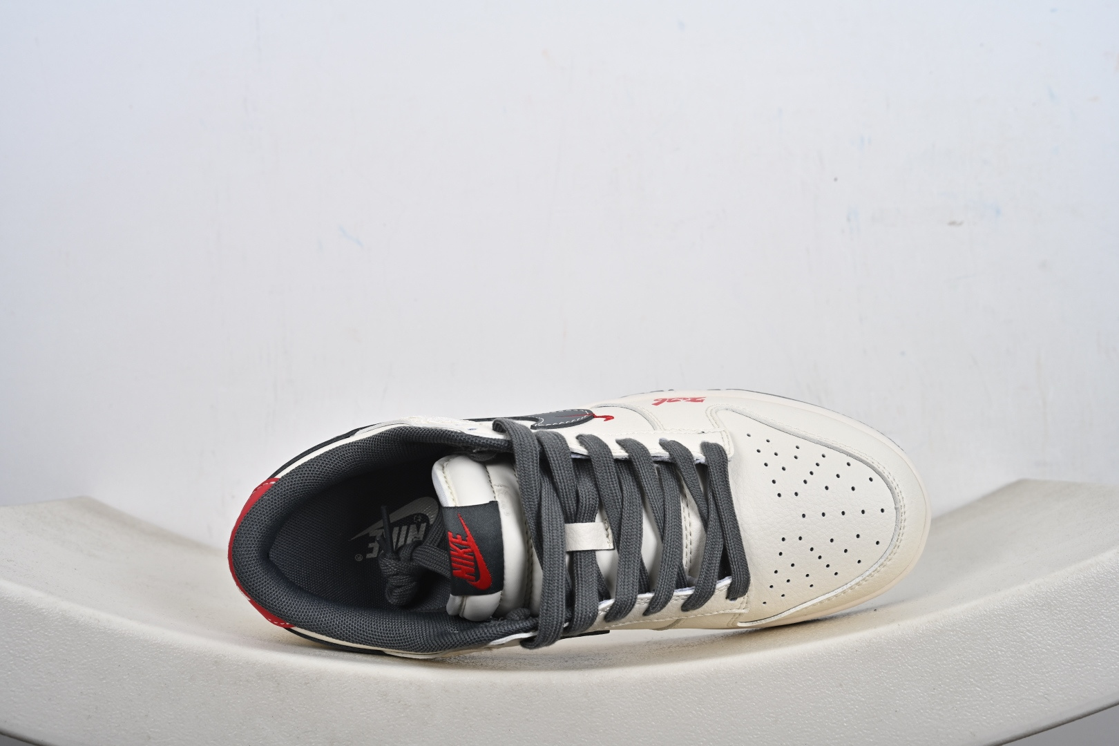 240 定制版 Nike Dunk Low Retro 马年限定 周年高端定制 低帮休闲板鞋 DX2688-015-Chinese UA Cheap High Quatity Brand Clothes Bags handbags Sneakers wholesale wholesaler seller from China Factory suppliers Fashion Clothing Shoes best Quality Beautiful Price 240 定制版 Nike Dunk Low Retro 马年限定 周年高端定制 低帮休闲板鞋 DX2688-015