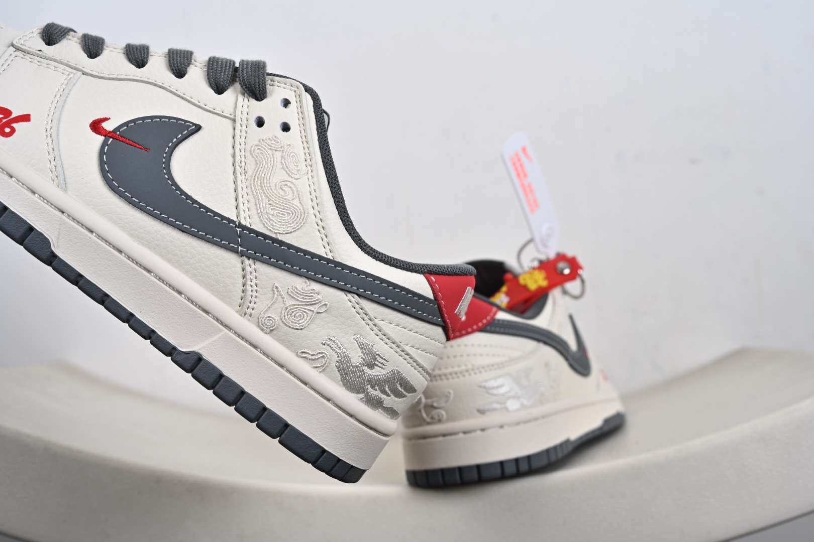 240 定制版 Nike Dunk Low Retro 马年限定 周年高端定制 低帮休闲板鞋 DX2688-015-Chinese UA Cheap High Quatity Brand Clothes Bags handbags Sneakers wholesale wholesaler seller from China Factory suppliers Fashion Clothing Shoes best Quality Beautiful Price 240 定制版 Nike Dunk Low Retro 马年限定 周年高端定制 低帮休闲板鞋 DX2688-015