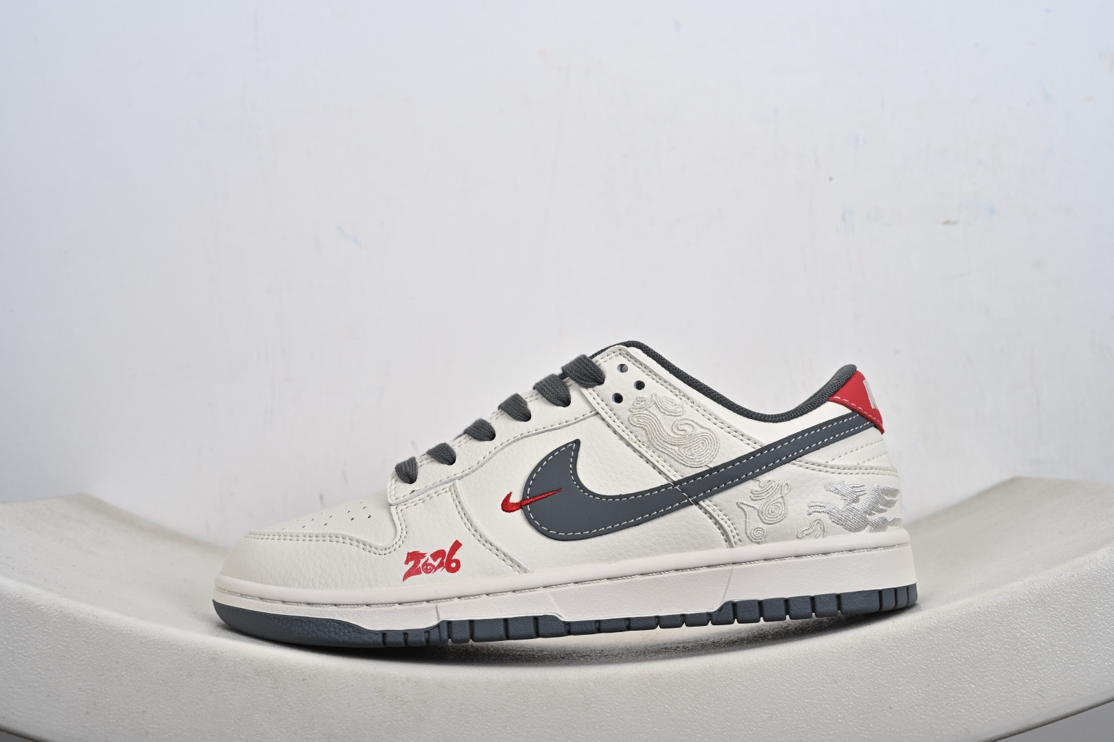 240 定制版 Nike Dunk Low Retro 马年限定 周年高端定制 低帮休闲板鞋 DX2688-015-Chinese UA Cheap High Quatity Brand Clothes Bags handbags Sneakers wholesale wholesaler seller from China Factory suppliers Fashion Clothing Shoes best Quality Beautiful Price 240 定制版 Nike Dunk Low Retro 马年限定 周年高端定制 低帮休闲板鞋 DX2688-015