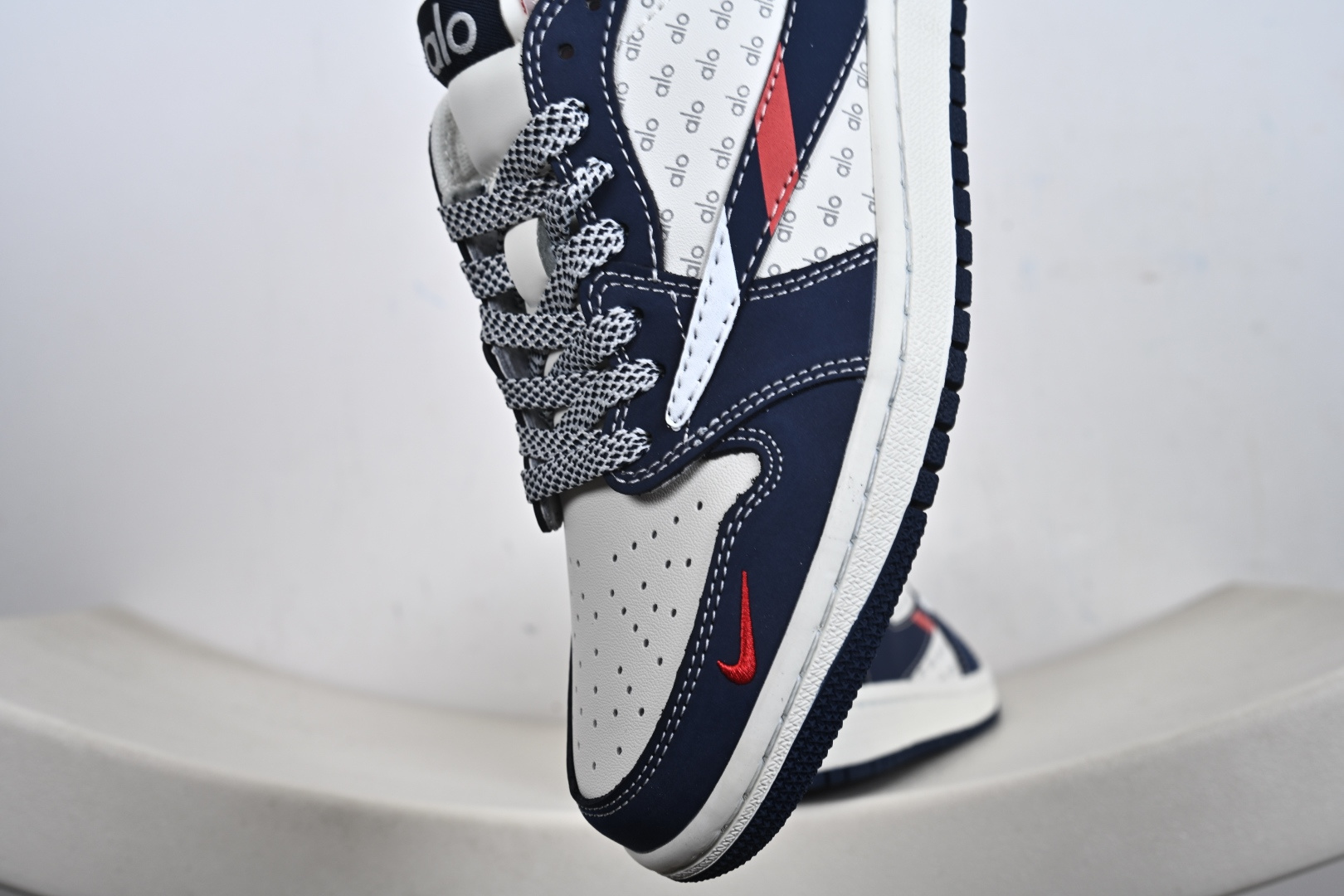 Travis Scott x Fragment Design x Air Jordan 1 Low SP AJ1 乔1联名 海军蓝 低帮文化休闲板鞋 DZ2688-012 Travis Scott x Fragment Design x Air Jordan 1 Low SP AJ1 乔1联名 海军蓝 低帮文化休闲板鞋 DZ2688-012