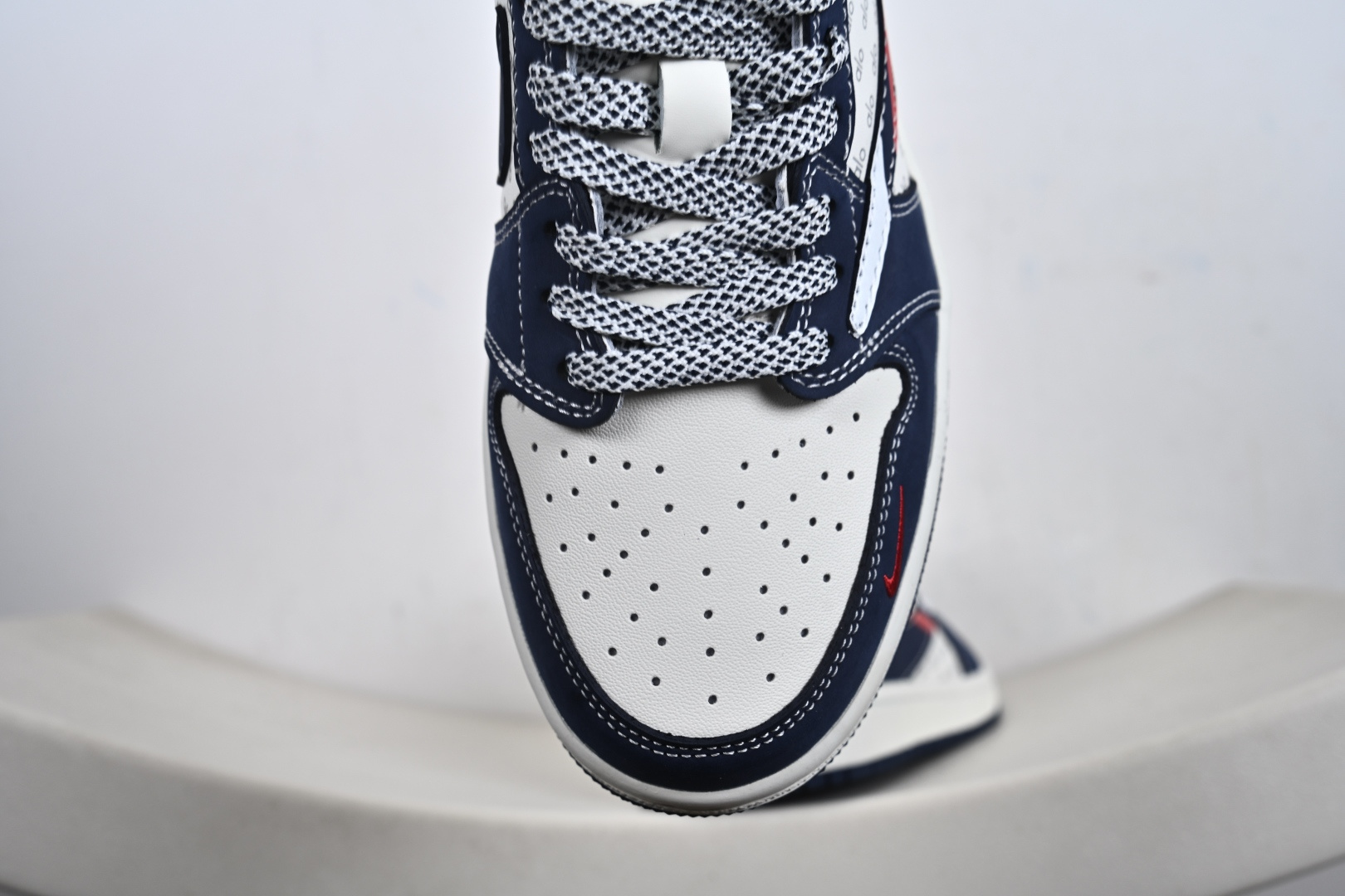 Travis Scott x Fragment Design x Air Jordan 1 Low SP AJ1 乔1联名 海军蓝 低帮文化休闲板鞋 DZ2688-012 Travis Scott x Fragment Design x Air Jordan 1 Low SP AJ1 乔1联名 海军蓝 低帮文化休闲板鞋 DZ2688-012