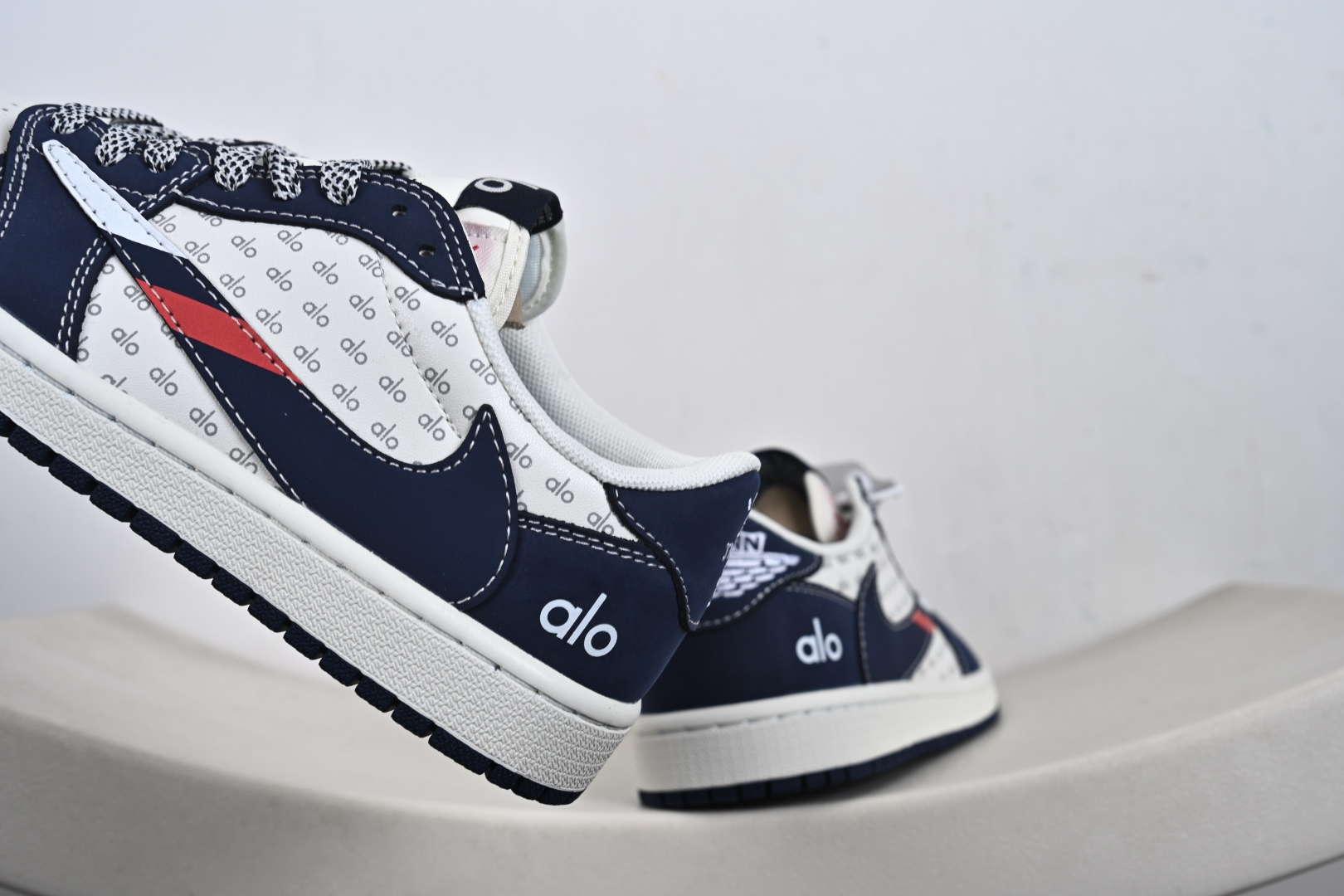 Travis Scott x Fragment Design x Air Jordan 1 Low SP AJ1 乔1联名 海军蓝 低帮文化休闲板鞋 DZ2688-012 Travis Scott x Fragment Design x Air Jordan 1 Low SP AJ1 乔1联名 海军蓝 低帮文化休闲板鞋 DZ2688-012