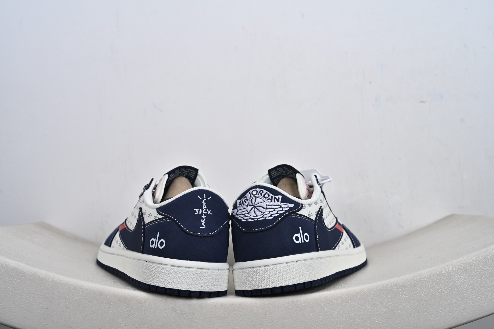 Travis Scott x Fragment Design x Air Jordan 1 Low SP AJ1 乔1联名 海军蓝 低帮文化休闲板鞋 DZ2688-012 Travis Scott x Fragment Design x Air Jordan 1 Low SP AJ1 乔1联名 海军蓝 低帮文化休闲板鞋 DZ2688-012