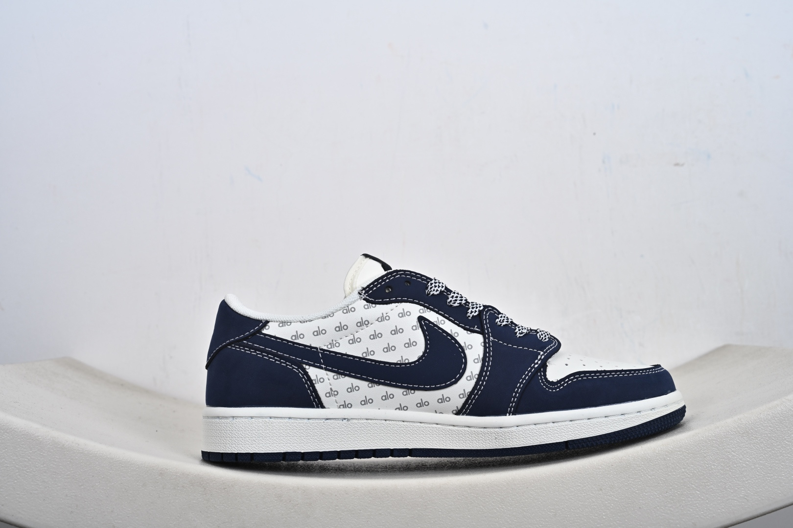 Travis Scott x Fragment Design x Air Jordan 1 Low SP AJ1 乔1联名 海军蓝 低帮文化休闲板鞋 DZ2688-012 Travis Scott x Fragment Design x Air Jordan 1 Low SP AJ1 乔1联名 海军蓝 低帮文化休闲板鞋 DZ2688-012