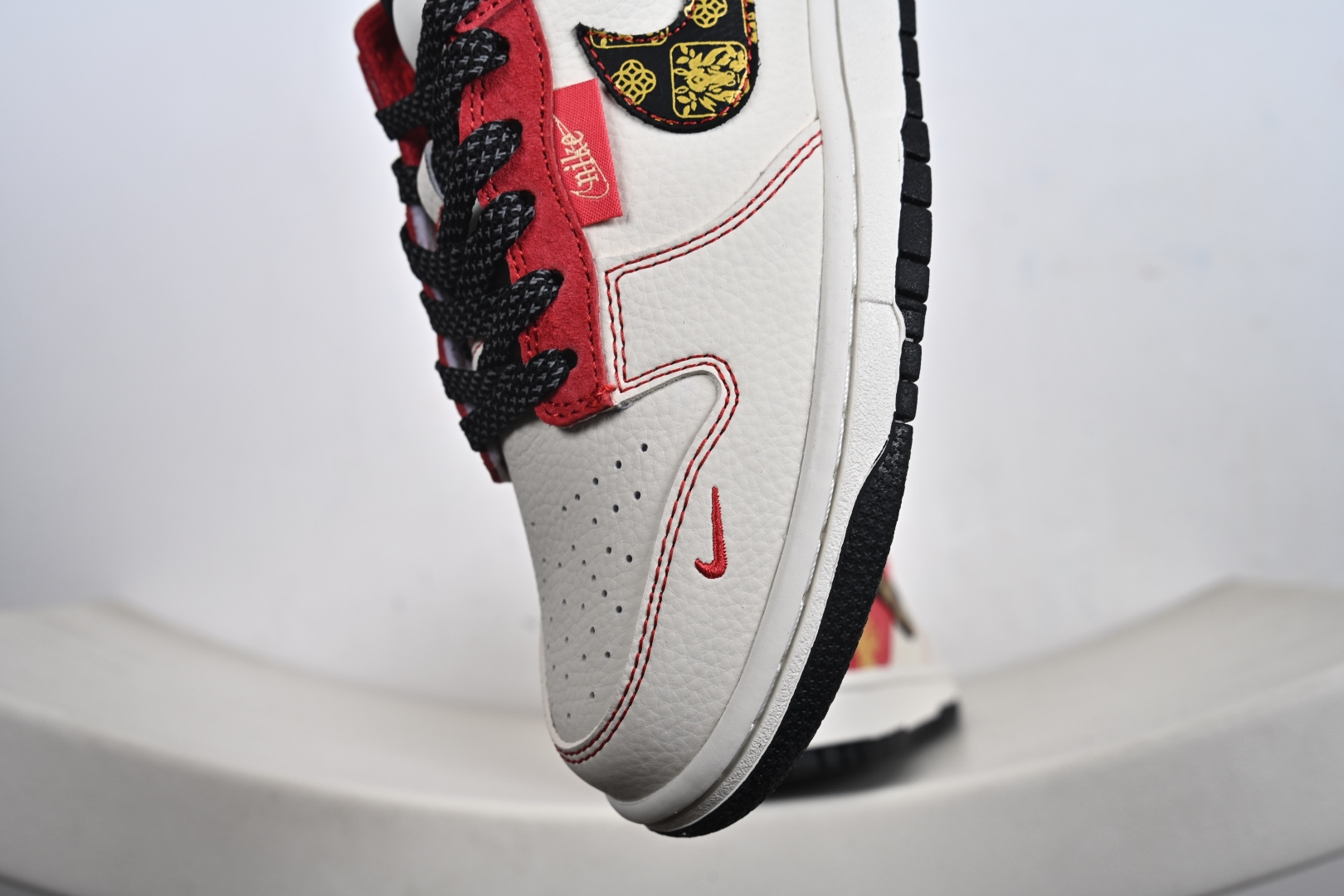 Nike Dunk Low Retro ‘马年限定’低帮休闲运动板鞋 DS6608-024 Nike Dunk Low Retro ‘马年限定’低帮休闲运动板鞋 DS6608-024