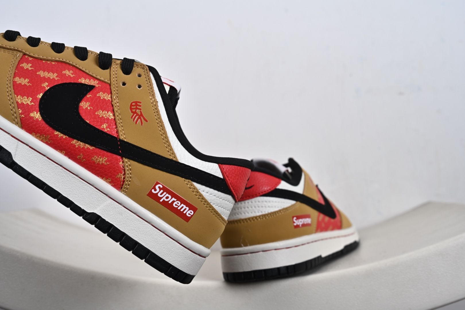 Nike Dunk Low Retro ‘DIY高端定制’耐克 低帮休闲运动板鞋 NH0601-489 Nike Dunk Low Retro ‘DIY高端定制’耐克 低帮休闲运动板鞋 NH0601-489