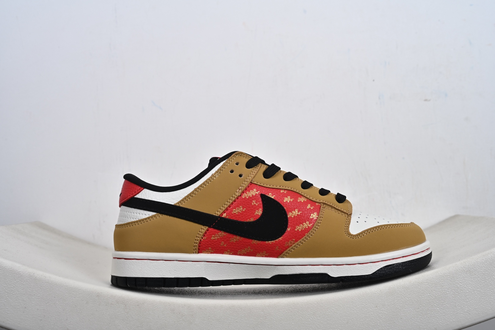 Nike Dunk Low Retro ‘DIY高端定制’耐克 低帮休闲运动板鞋 NH0601-489 Nike Dunk Low Retro ‘DIY高端定制’耐克 低帮休闲运动板鞋 NH0601-489