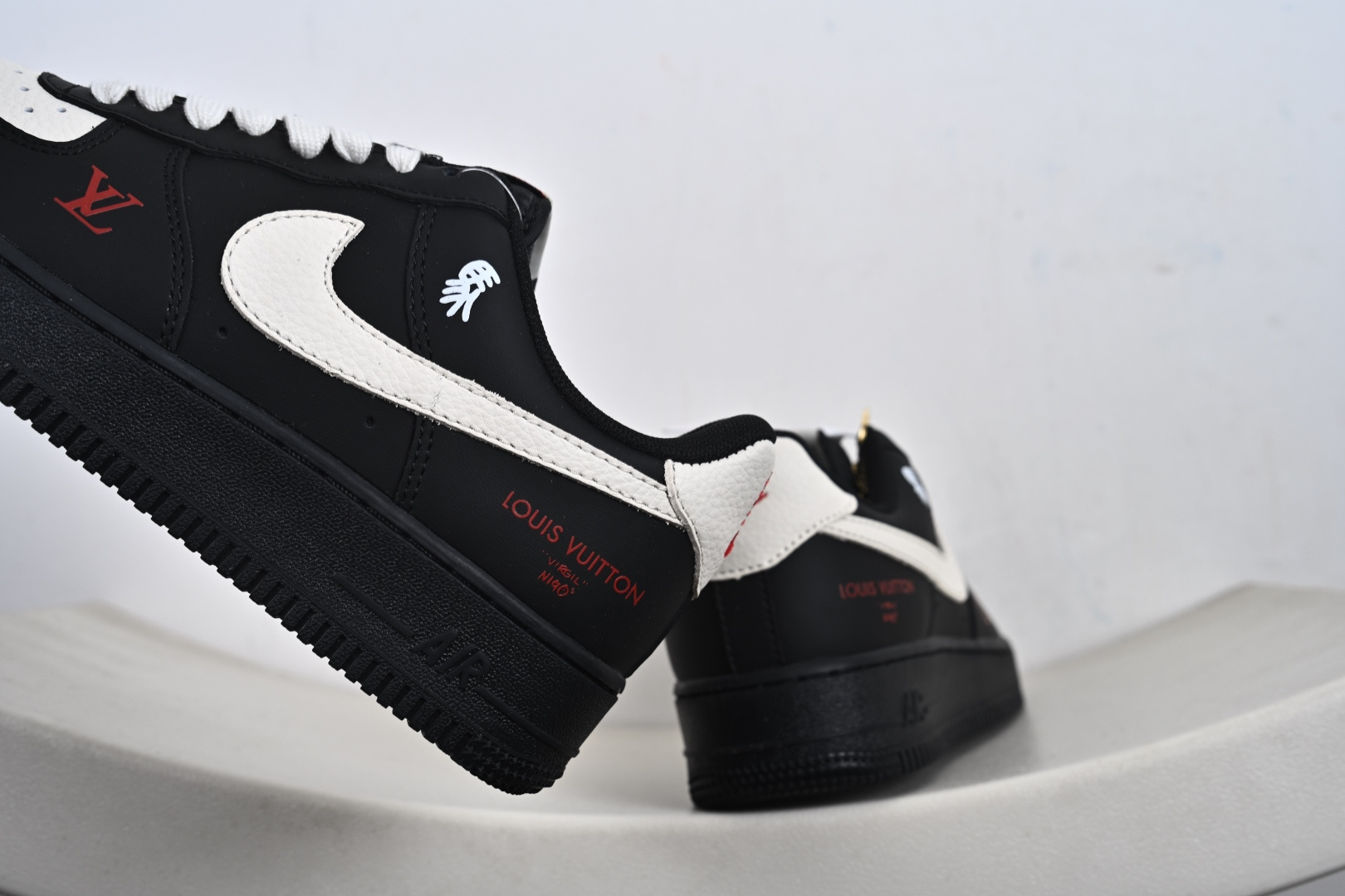 NIKE AIR FORCE 1‘07 LV8 FV3694-104 NIKE AIR FORCE 1‘07 LV8 FV3694-104