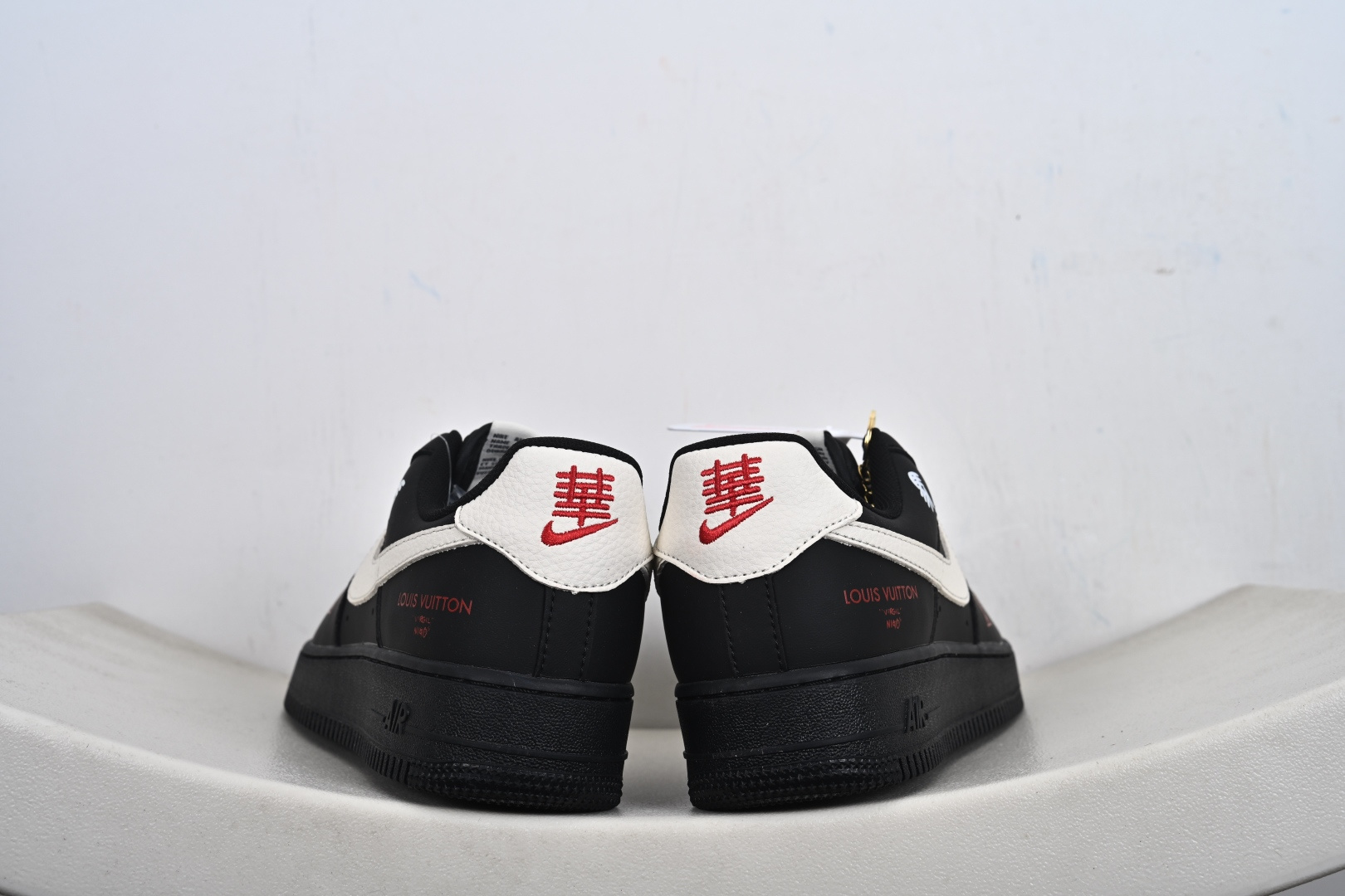 NIKE AIR FORCE 1‘07 LV8 FV3694-104 NIKE AIR FORCE 1‘07 LV8 FV3694-104
