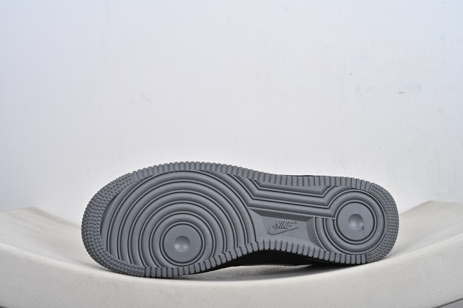 NIKE AIR FORCE 1‘07 LV8 FZ0627-010