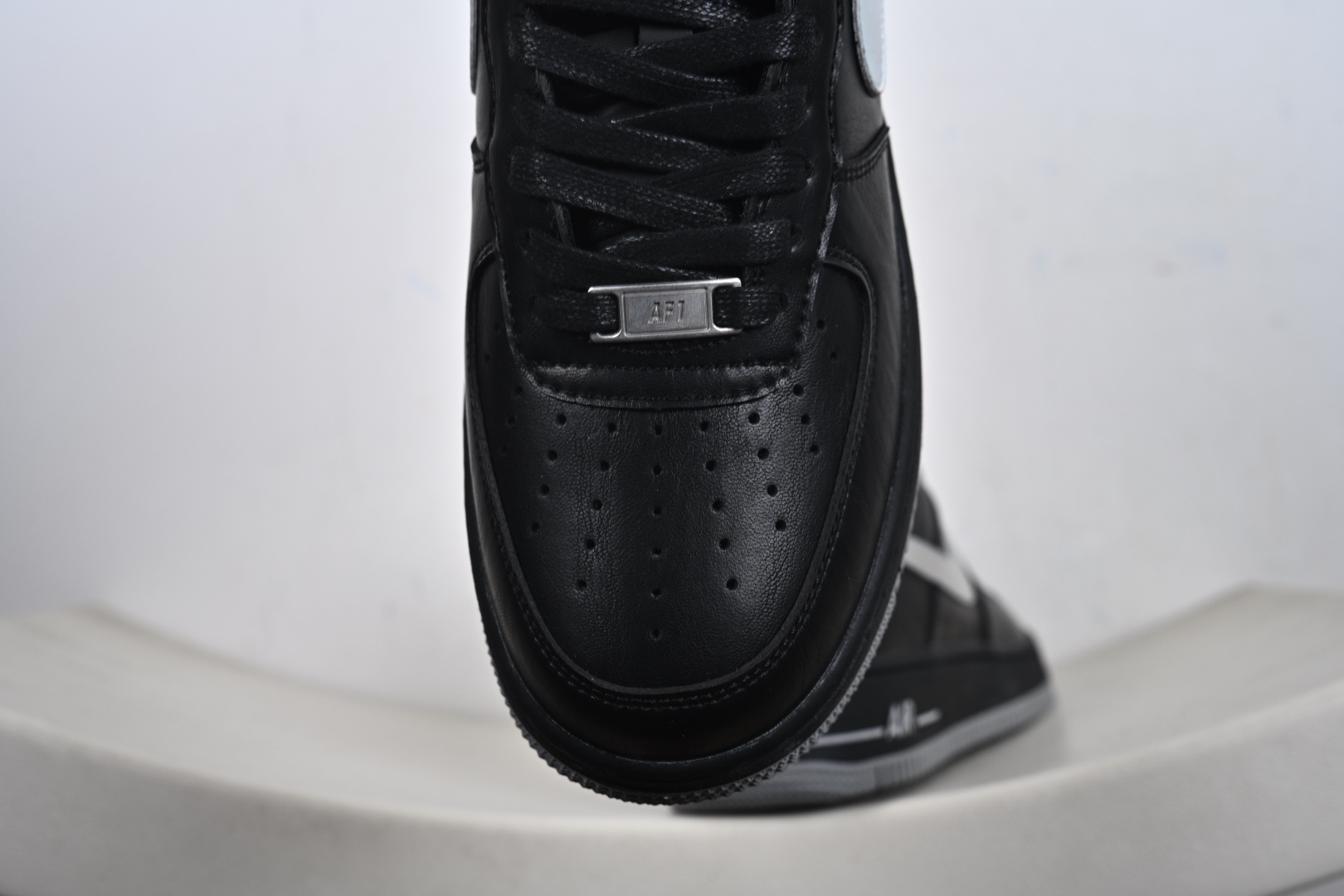 NIKE AIR FORCE 1‘07 LV8 FZ0627-010
