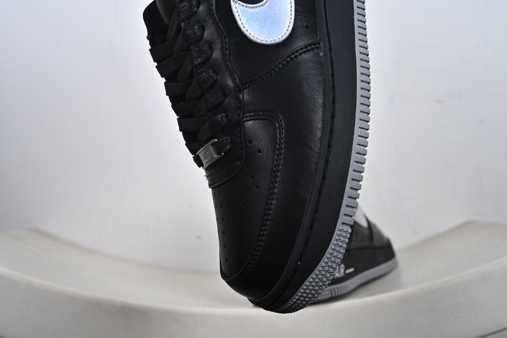 NIKE AIR FORCE 1‘07 LV8 FZ0627-010
