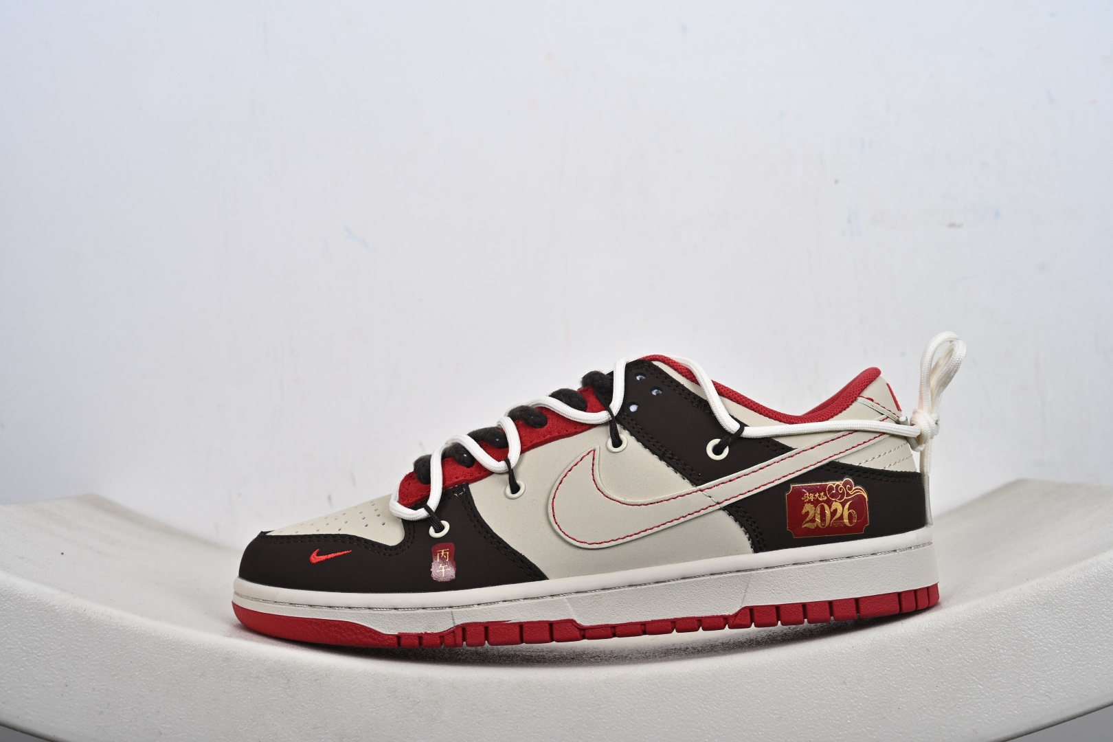 Nike Dunk Low Retro ‘马年限定’低帮休闲运动板鞋 YX5066-C68 Nike Dunk Low Retro ‘马年限定’低帮休闲运动板鞋 YX5066-C68