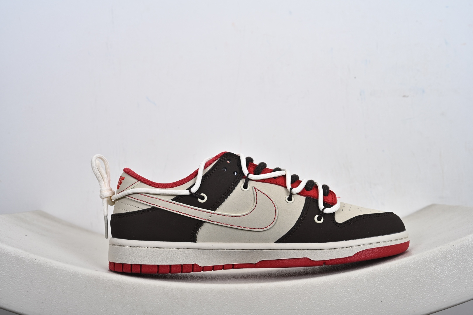 Nike Dunk Low Retro ‘马年限定’低帮休闲运动板鞋 YX5066-C68 Nike Dunk Low Retro ‘马年限定’低帮休闲运动板鞋 YX5066-C68