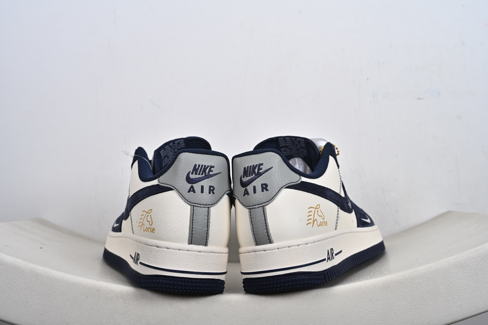 Nike Air Force 1 '07 Low “马年限定-藏蓝跃马” 高端定制米白 + 藏蓝撞色 XD0028-013 Nike Air Force 1 '07 Low “马年限定-藏蓝跃马” 高端定制米白 + 藏蓝撞色 XD0028-013