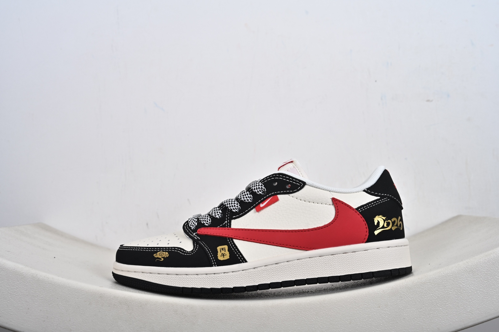 2026马年限定潮流Air Jordan 1 Low 乔丹倒勾 爆款高端定制 MZ9588-825 2026马年限定潮流Air Jordan 1 Low 乔丹倒勾 爆款高端定制 MZ9588-825