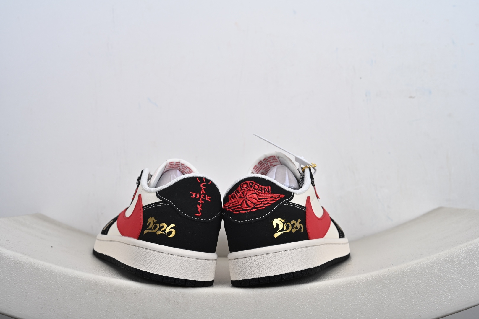2026马年限定潮流Air Jordan 1 Low 乔丹倒勾 爆款高端定制 MZ9588-825 2026马年限定潮流Air Jordan 1 Low 乔丹倒勾 爆款高端定制 MZ9588-825