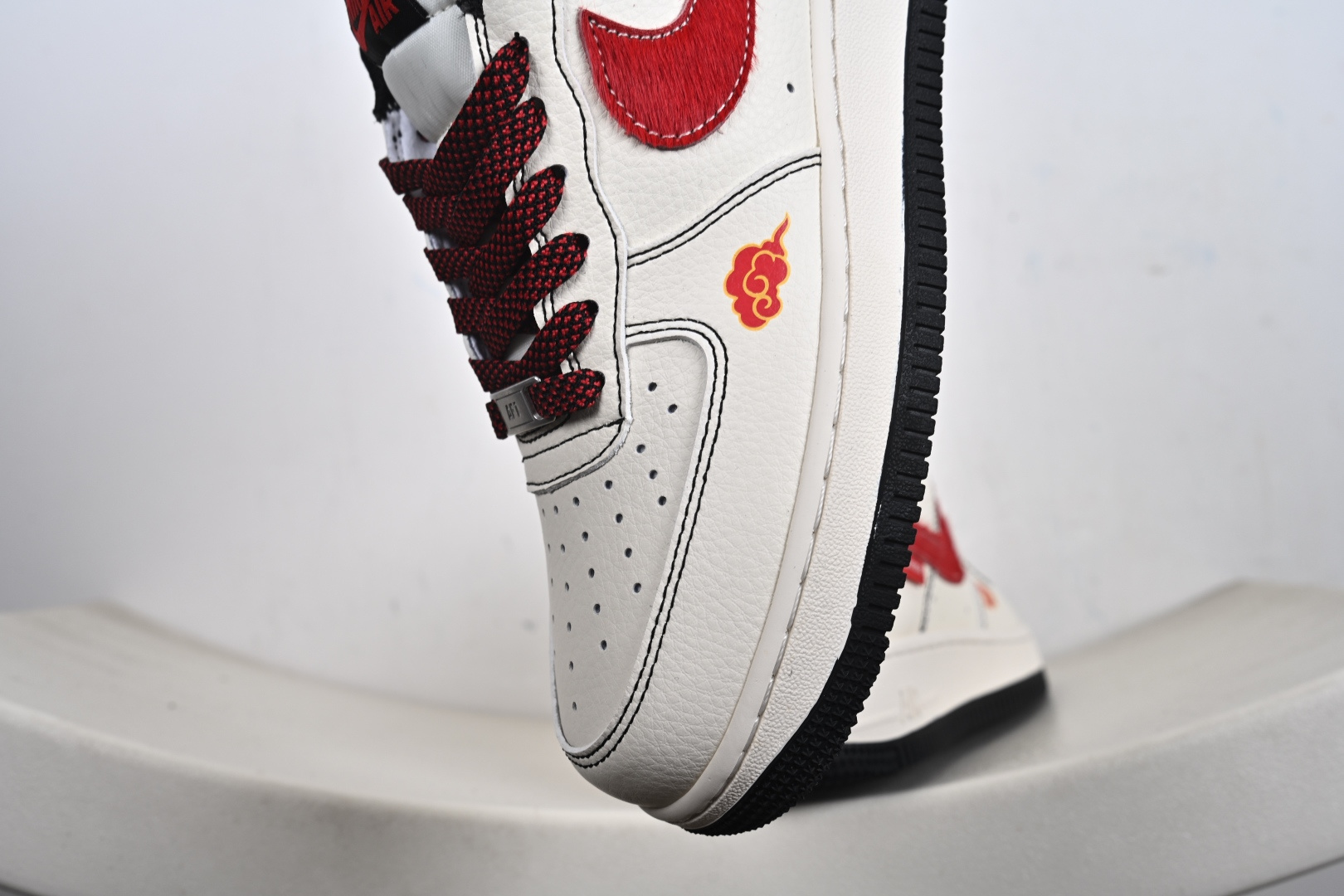 NIKE AIR FORCE 1‘07 LV8 QW5288-126 NIKE AIR FORCE 1‘07 LV8 QW5288-126