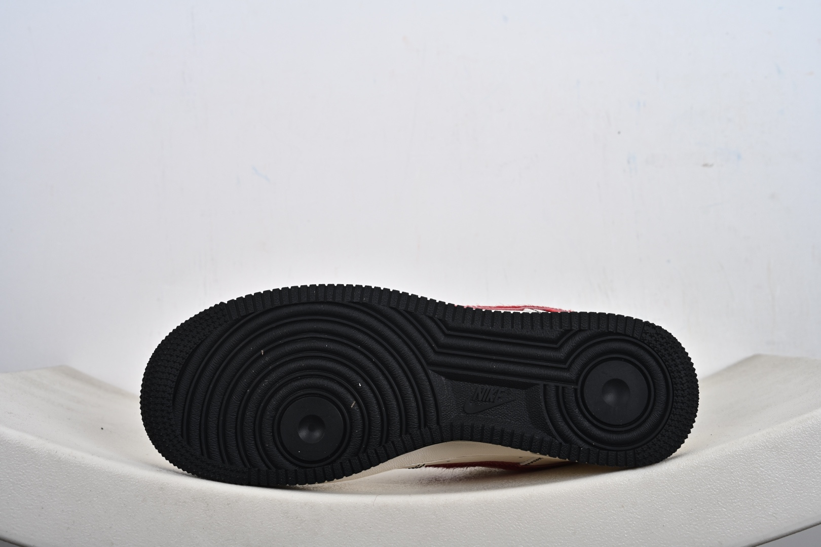 NIKE AIR FORCE 1‘07 LV8 QW5288-126 NIKE AIR FORCE 1‘07 LV8 QW5288-126