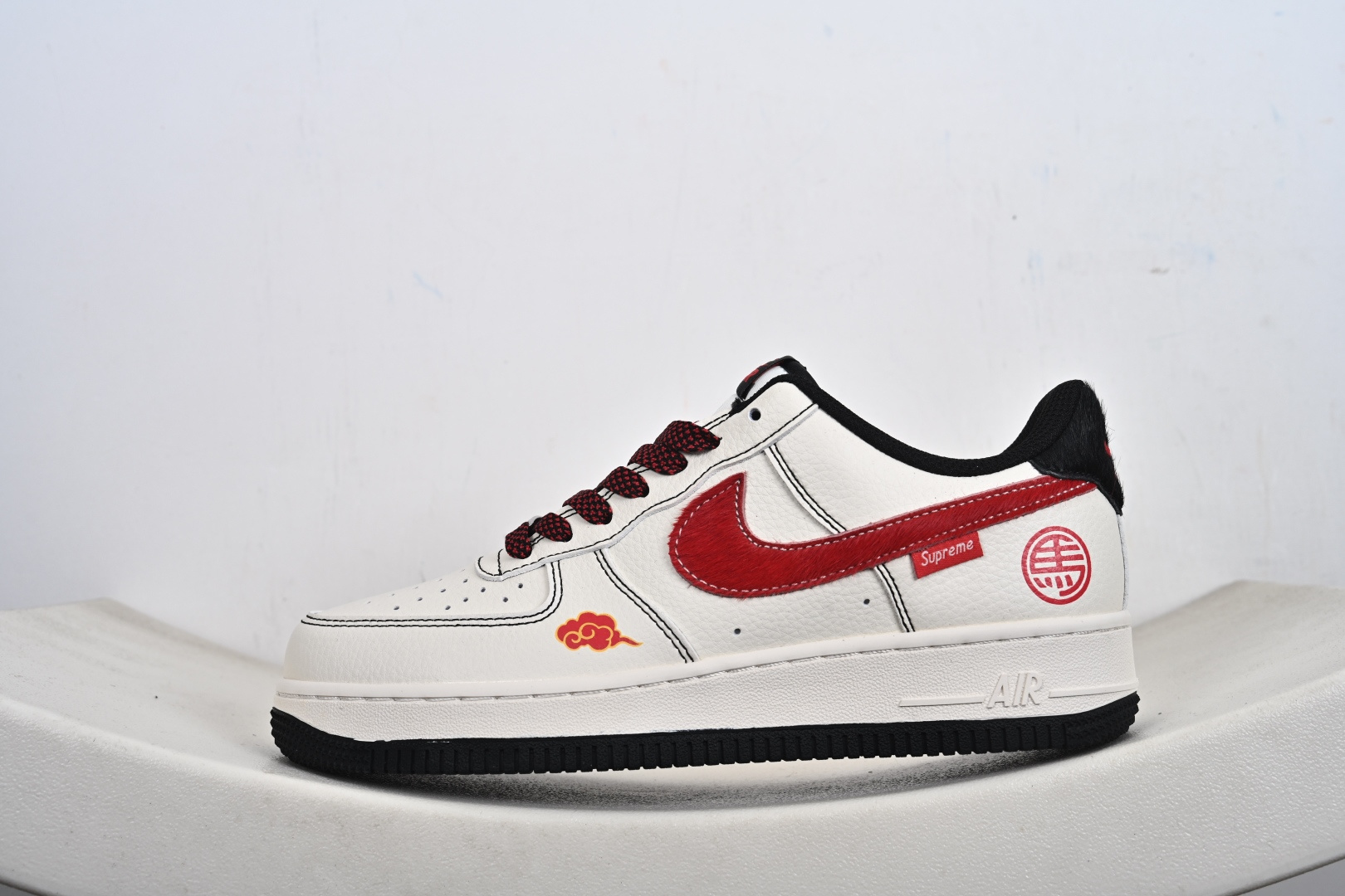 NIKE AIR FORCE 1‘07 LV8 QW5288-126 NIKE AIR FORCE 1‘07 LV8 QW5288-126