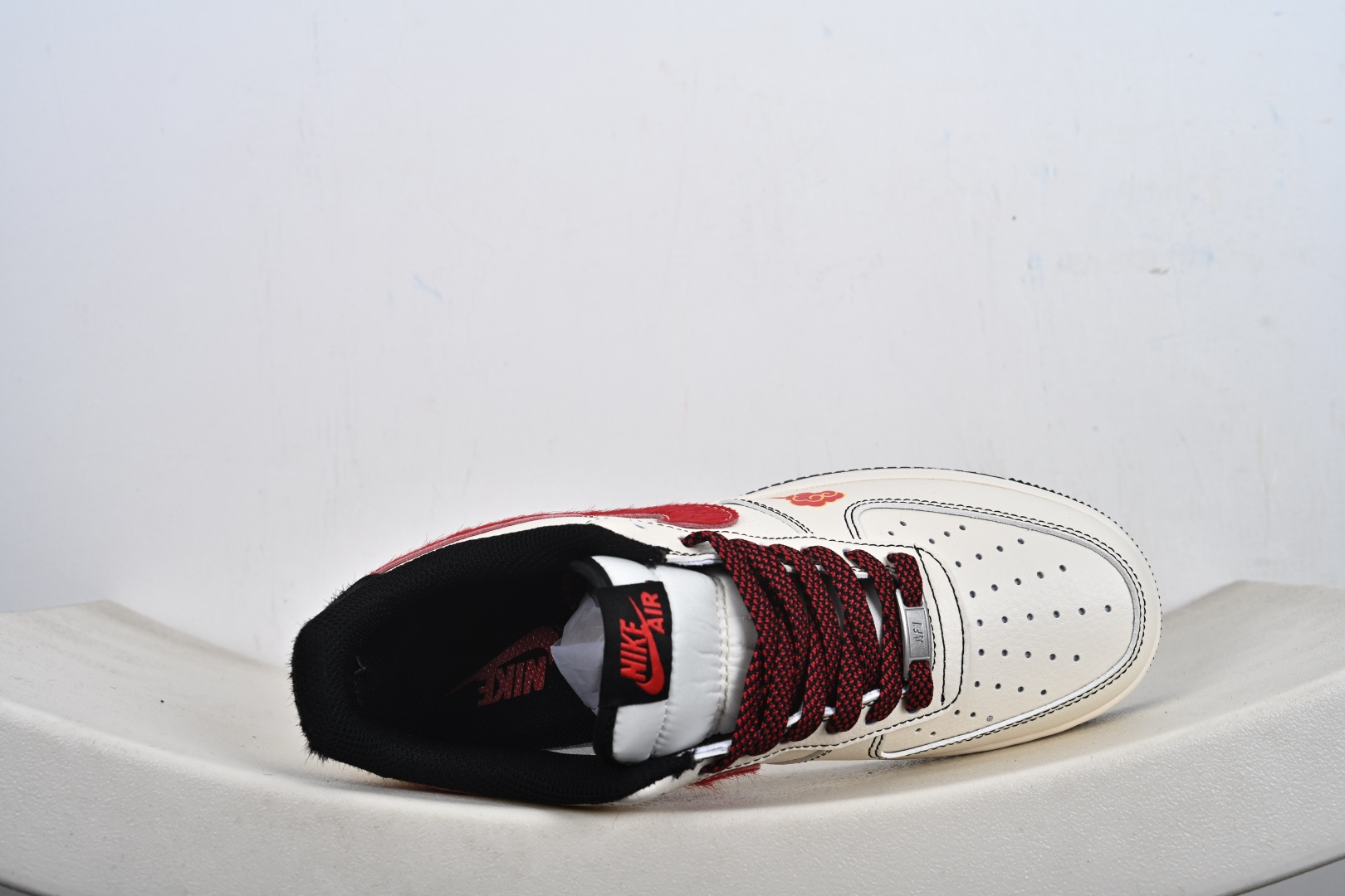 NIKE AIR FORCE 1‘07 LV8 QW5288-126 NIKE AIR FORCE 1‘07 LV8 QW5288-126