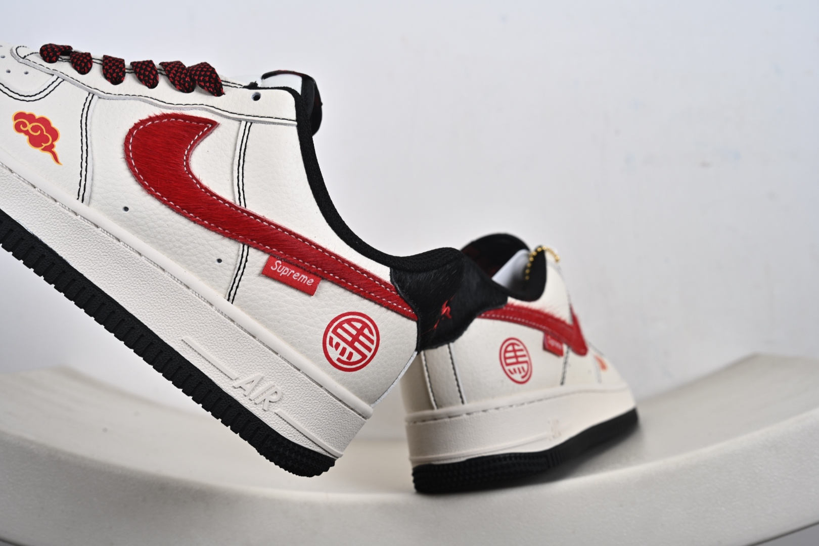 NIKE AIR FORCE 1‘07 LV8 QW5288-126 NIKE AIR FORCE 1‘07 LV8 QW5288-126
