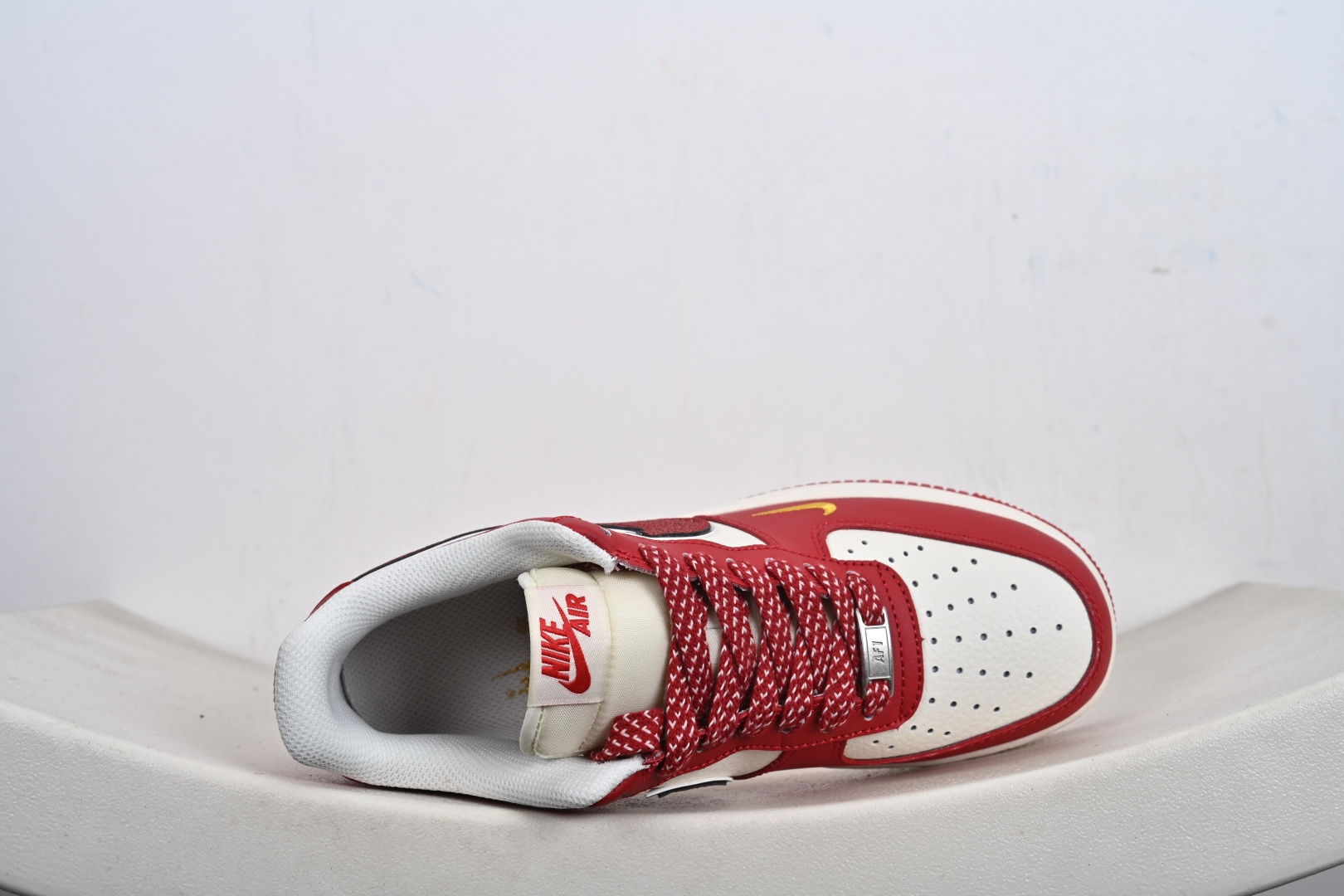 Nike Air Force1 07 low 马年限定 QY6878-602 Nike Air Force1 07 low 马年限定 QY6878-602